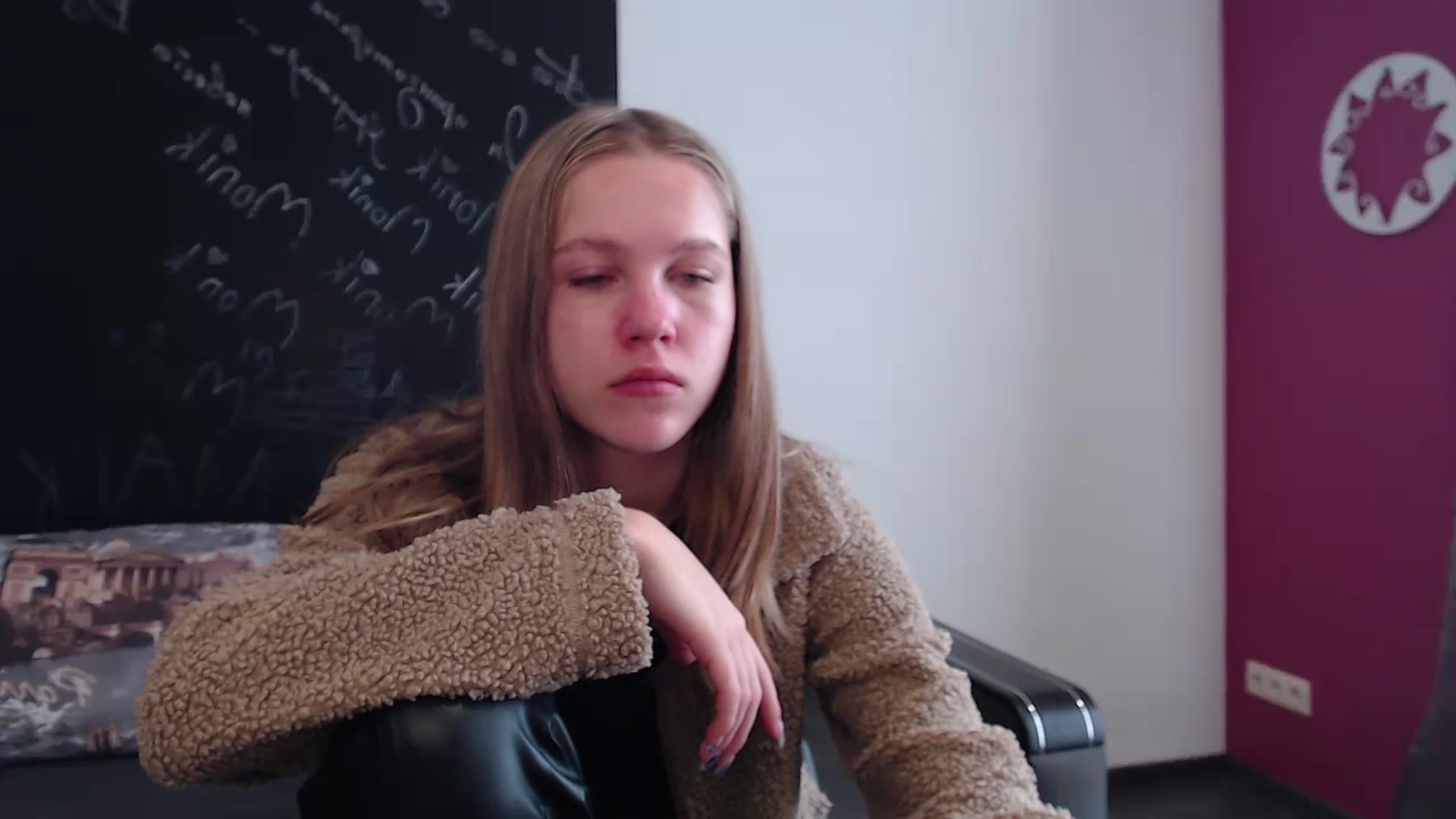 Gallery image thumbnail from Kate_Lewiss's myfreecams stream on, 03/21/2024, 07:22 image 12 of 20