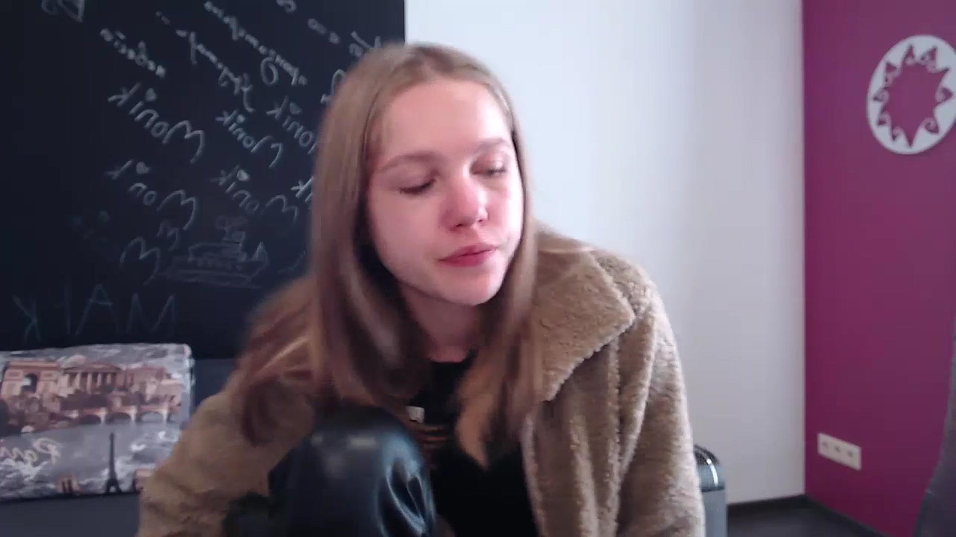 Gallery image thumbnail from Kate_Lewiss's myfreecams stream on, 03/21/2024, 07:22 image 11 of 20