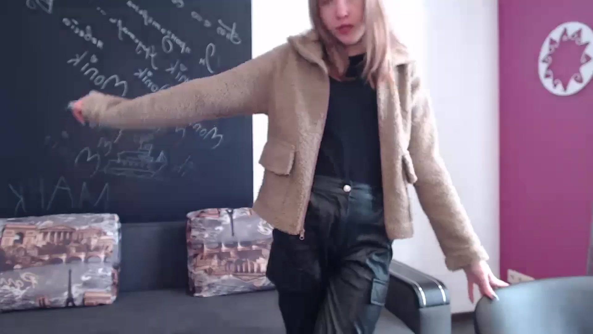 Gallery image thumbnail from Kate_Lewiss's myfreecams stream on, 03/21/2024, 07:22 image 18 of 20