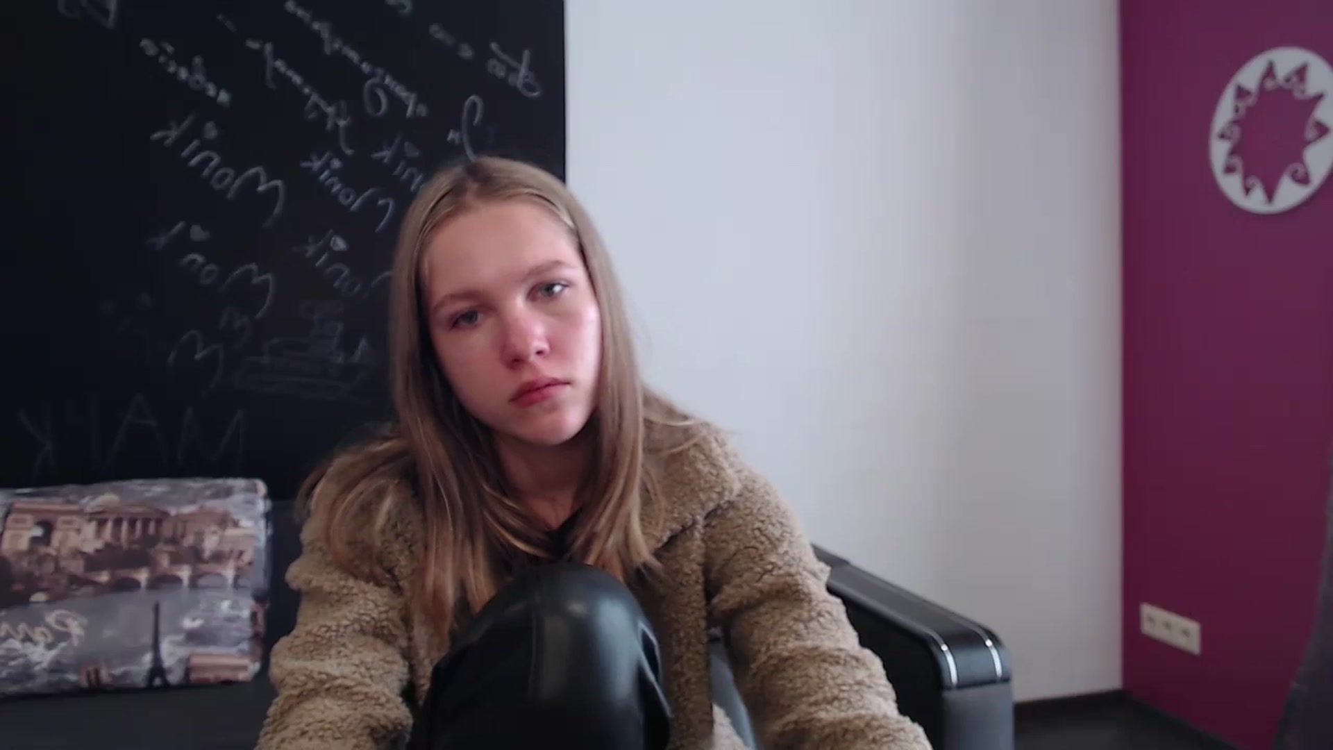 Gallery image thumbnail from Kate_Lewiss's myfreecams stream on, 03/21/2024, 07:22 image 14 of 20