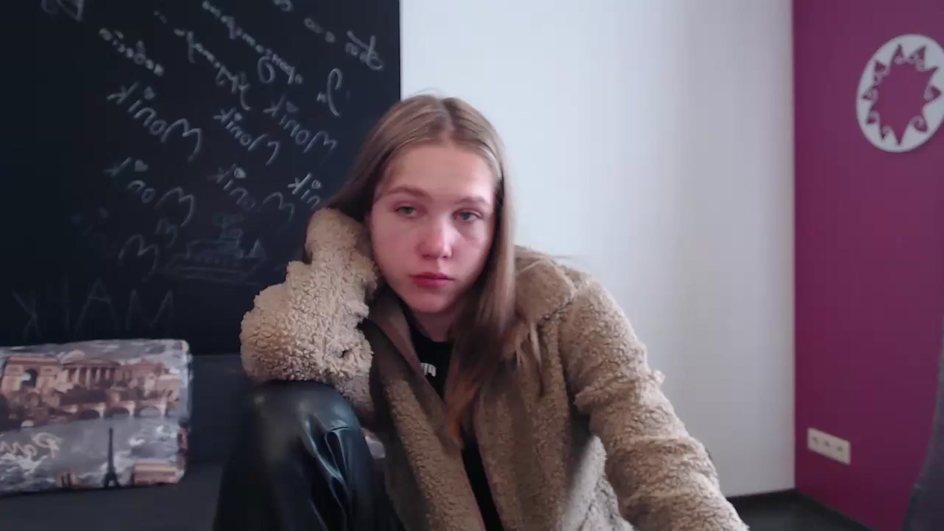 Gallery image thumbnail from Kate_Lewiss's myfreecams stream on, 03/21/2024, 07:22 image 10 of 20