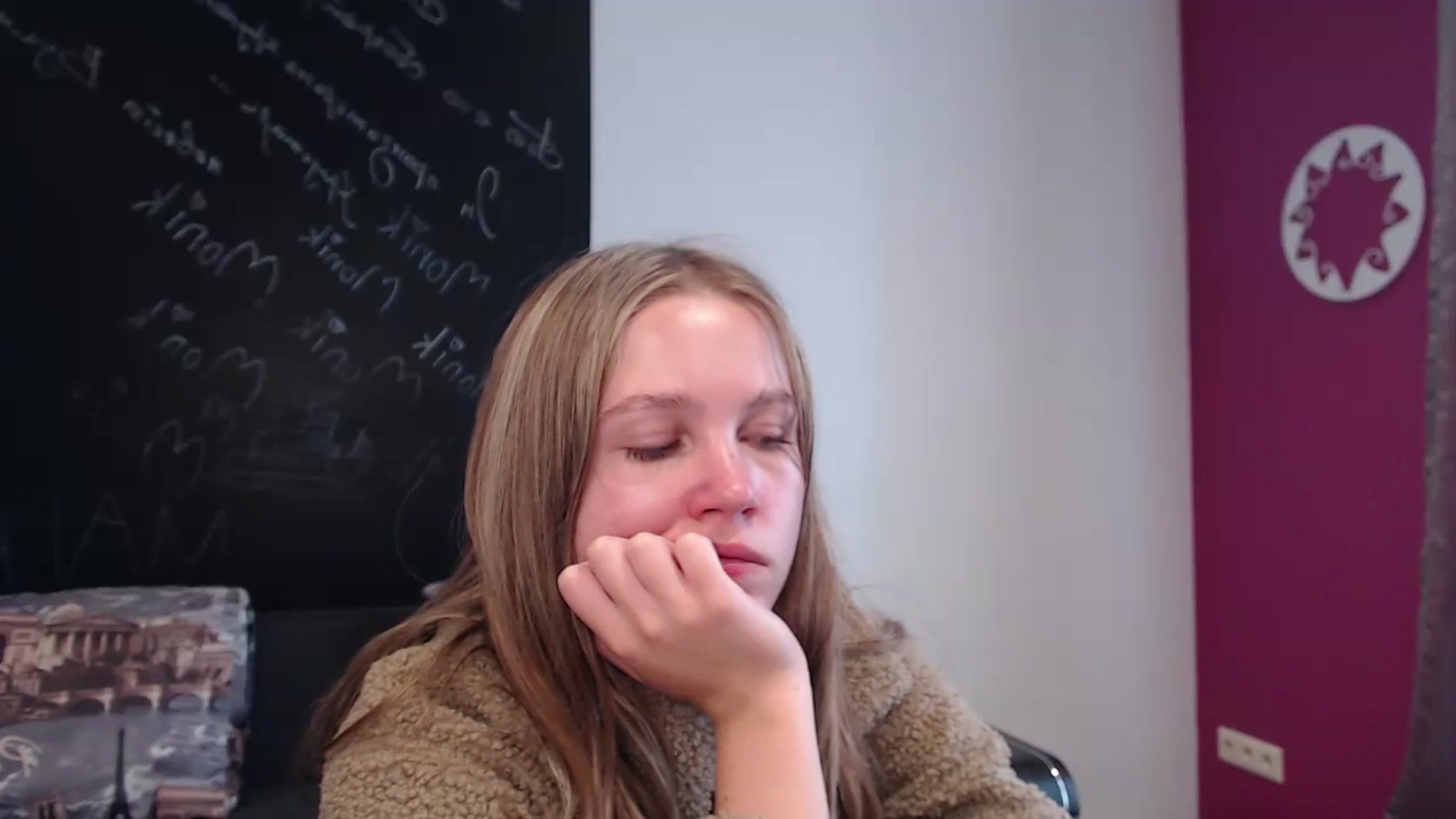 Gallery image thumbnail from Kate_Lewiss's myfreecams stream on, 03/21/2024, 11:35 image 11 of 20