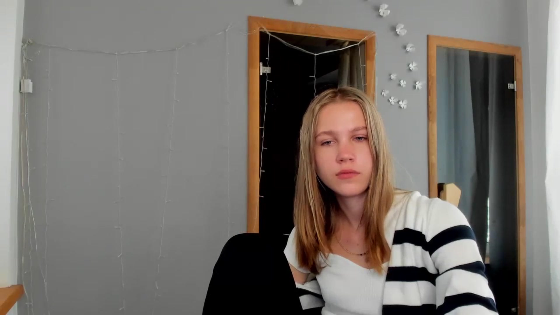 Gallery image thumbnail from Kate_Lewiss's myfreecams stream on, 03/24/2024, 09:32 image 14 of 20