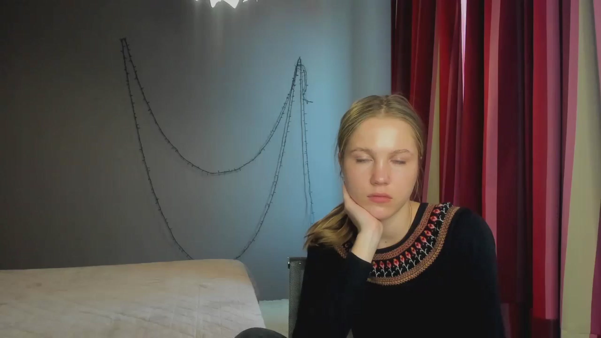 Gallery image thumbnail from Kate_Lewiss's myfreecams stream on, 03/25/2024, 10:03 image 3 of 20