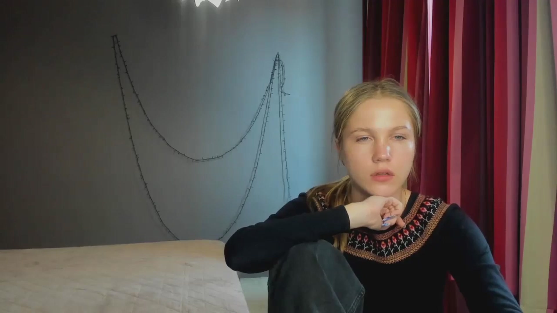 Gallery image thumbnail from Kate_Lewiss's myfreecams stream on, 03/25/2024, 10:03 image 6 of 20