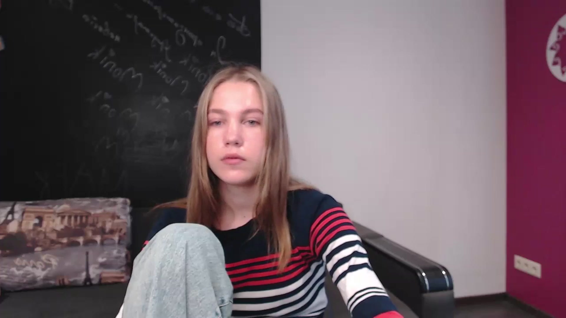 Gallery image thumbnail from Kate_Lewiss's myfreecams stream on, 03/27/2024, 08:13 image 17 of 20