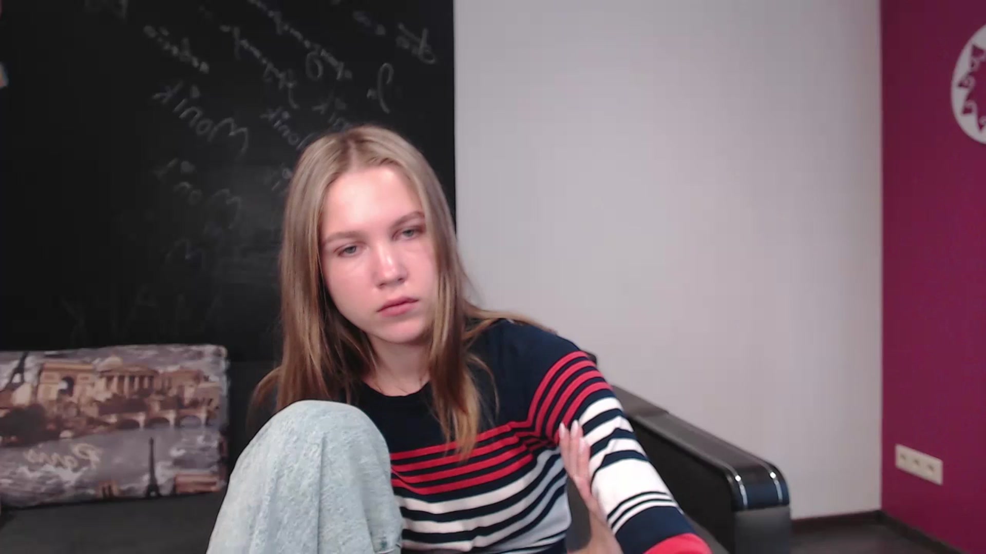 Gallery image thumbnail from Kate_Lewiss's myfreecams stream on, 03/27/2024, 08:13 image 19 of 20
