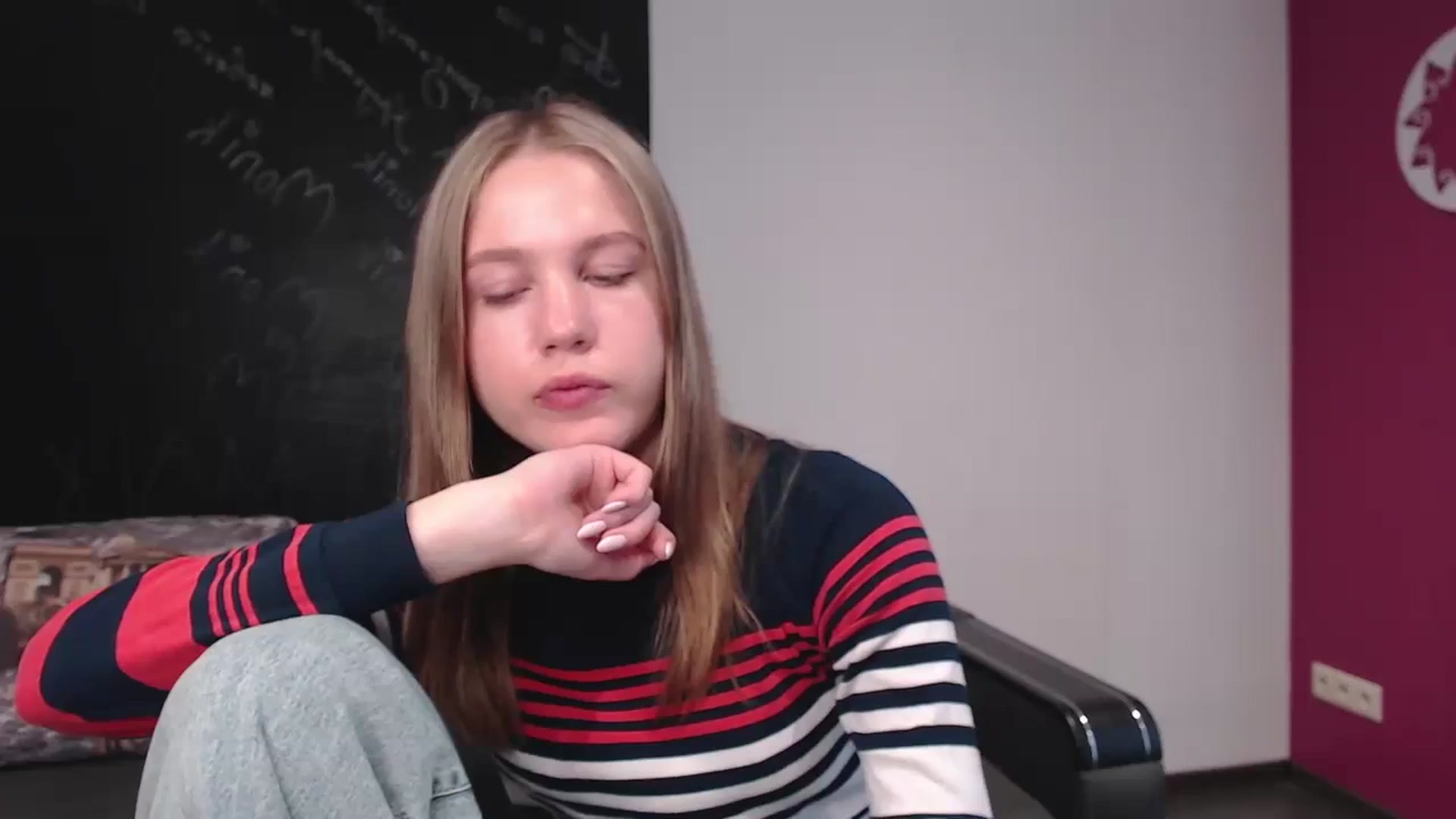 Gallery image thumbnail from Kate_Lewiss's myfreecams stream on, 03/27/2024, 08:13 image 1 of 20