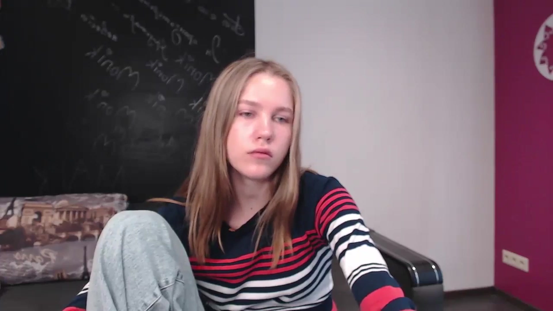 Gallery image thumbnail from Kate_Lewiss's myfreecams stream on, 03/27/2024, 08:13 image 15 of 20