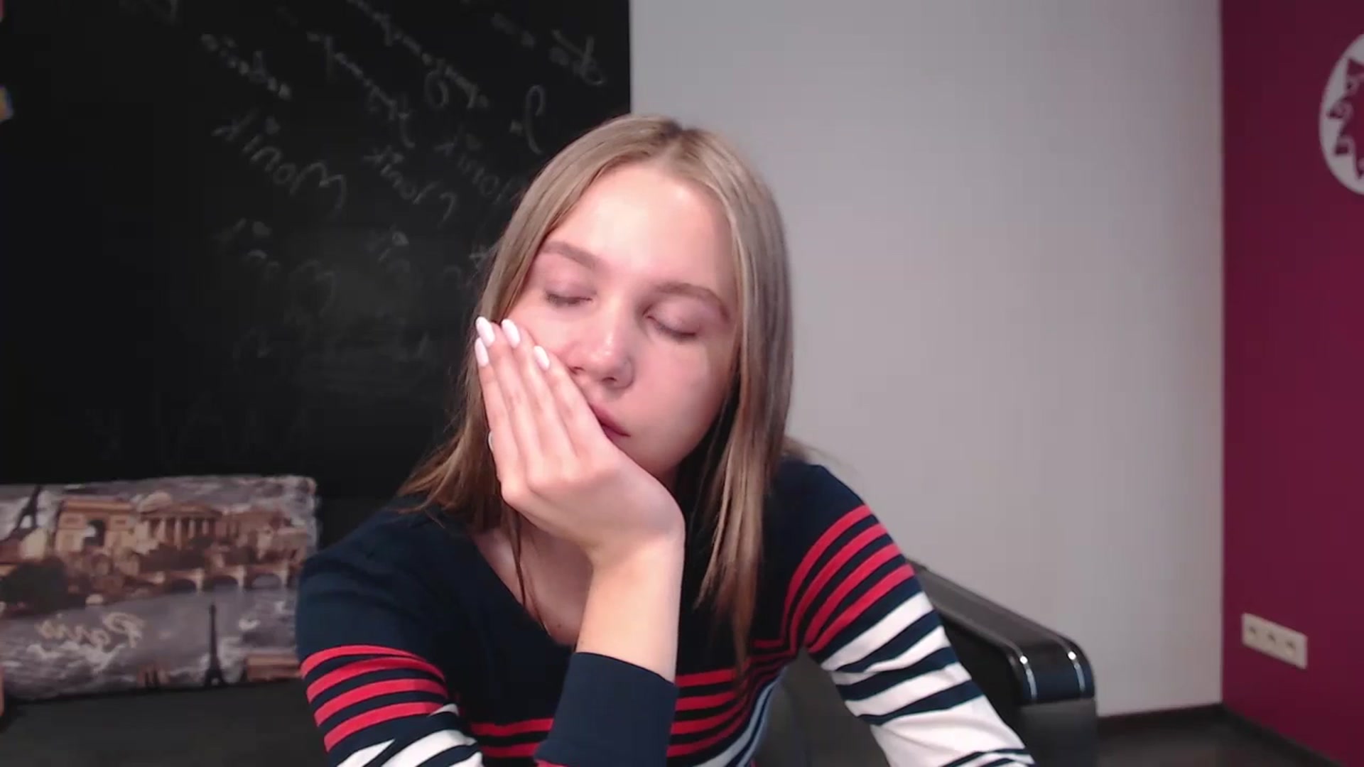 Gallery image thumbnail from Kate_Lewiss's myfreecams stream on, 03/27/2024, 08:13 image 5 of 20