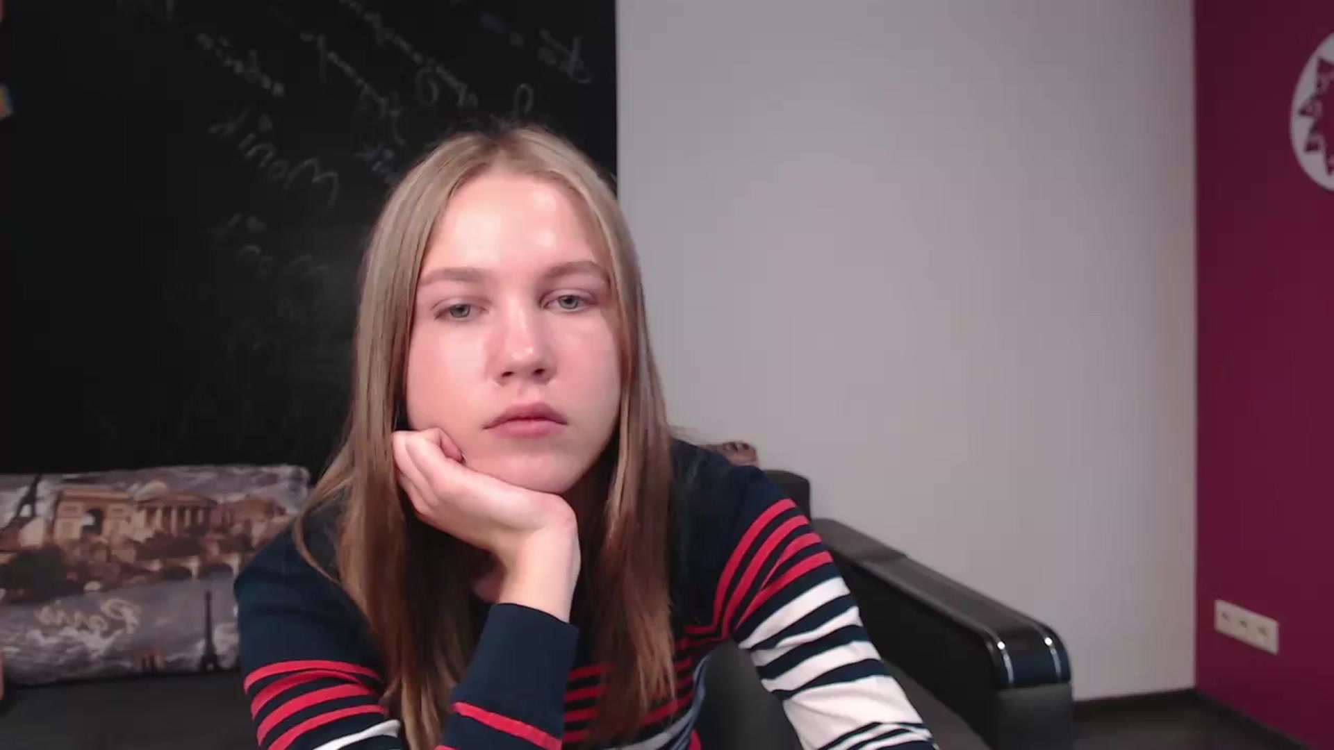 Gallery image thumbnail from Kate_Lewiss's myfreecams stream on, 03/27/2024, 08:13 image 4 of 20