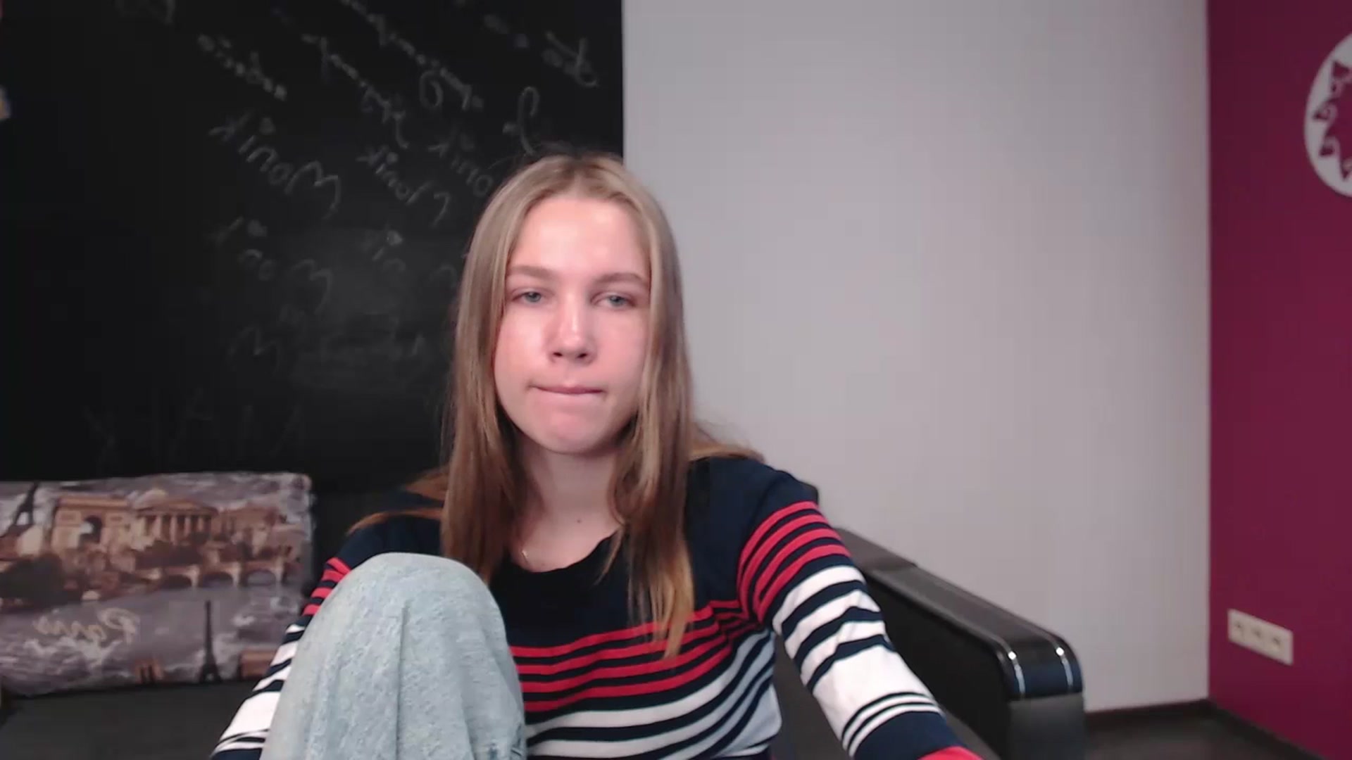 Gallery image thumbnail from Kate_Lewiss's myfreecams stream on, 03/27/2024, 08:13 image 16 of 20
