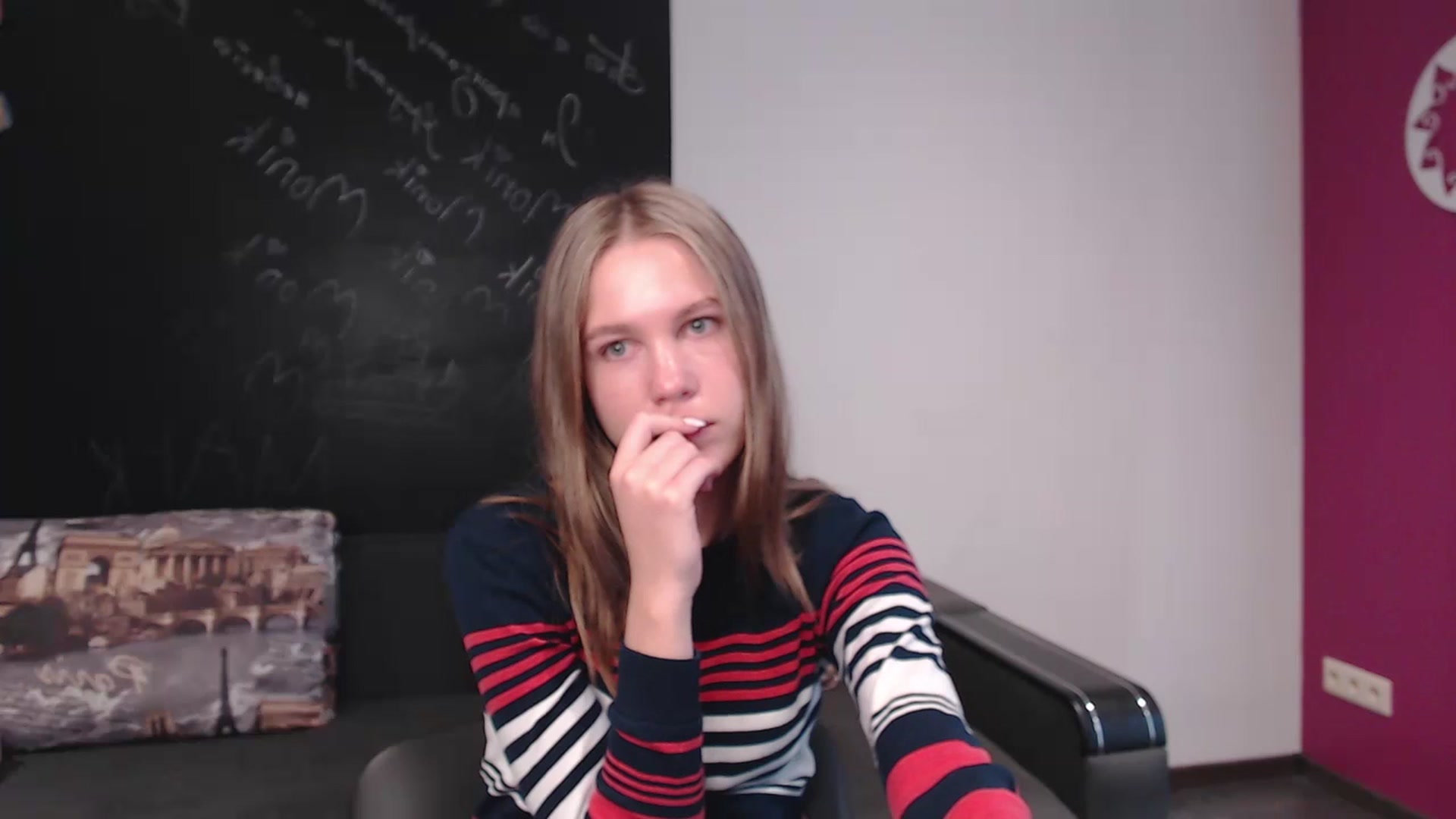 Gallery image thumbnail from Kate_Lewiss's myfreecams stream on, 03/27/2024, 08:13 image 10 of 20