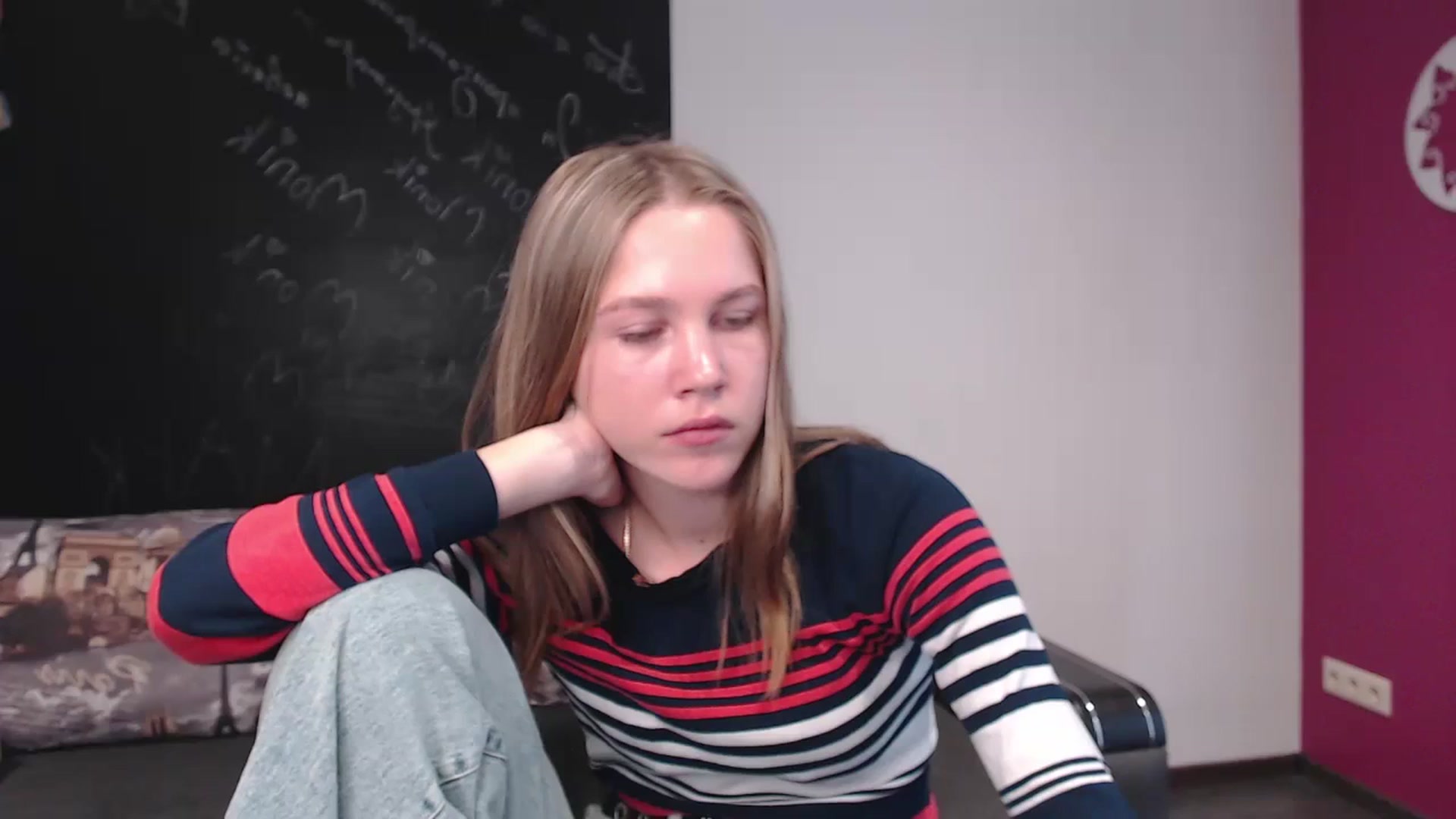 Gallery image thumbnail from Kate_Lewiss's myfreecams stream on, 03/27/2024, 08:13 image 14 of 20