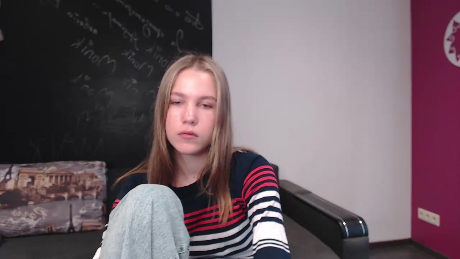 Gallery image thumbnail from Kate_Lewiss's myfreecams stream on, 03/27/2024, 08:13 image 18 of 20