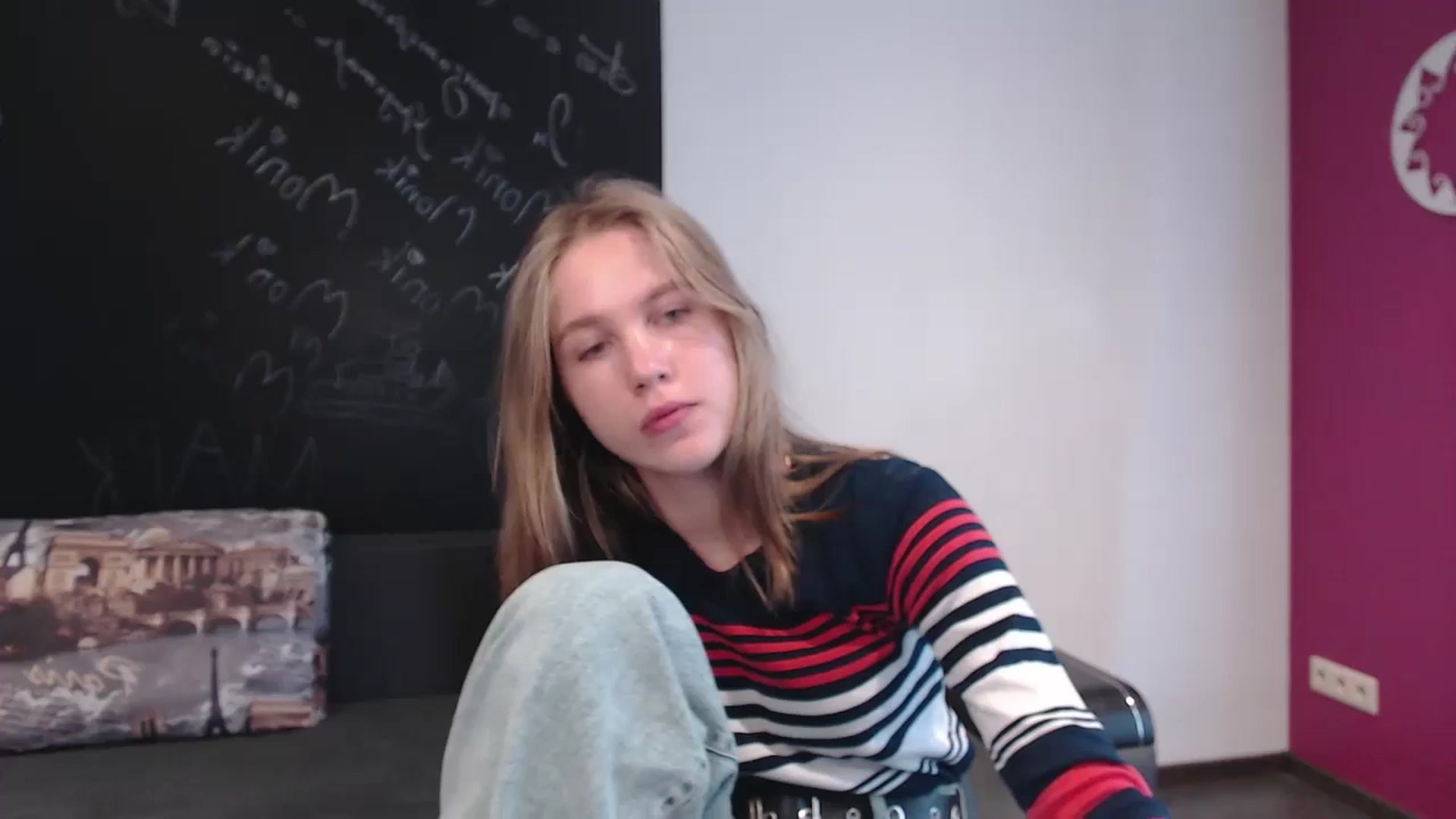 Gallery image thumbnail from Kate_Lewiss's myfreecams stream on, 03/27/2024, 12:00 image 4 of 20