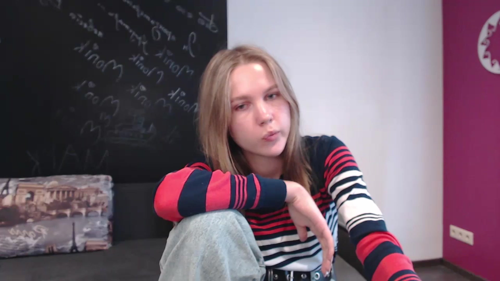 Gallery image thumbnail from Kate_Lewiss's myfreecams stream on, 03/27/2024, 12:00 image 10 of 20