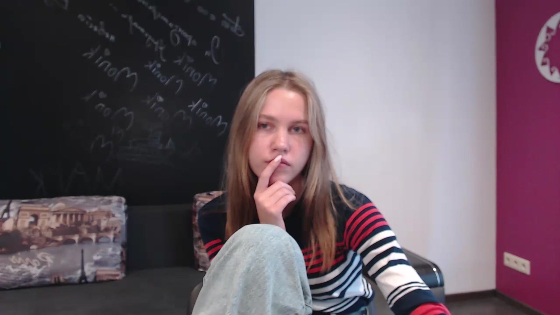 Gallery image thumbnail from Kate_Lewiss's myfreecams stream on, 03/27/2024, 12:00 image 7 of 20