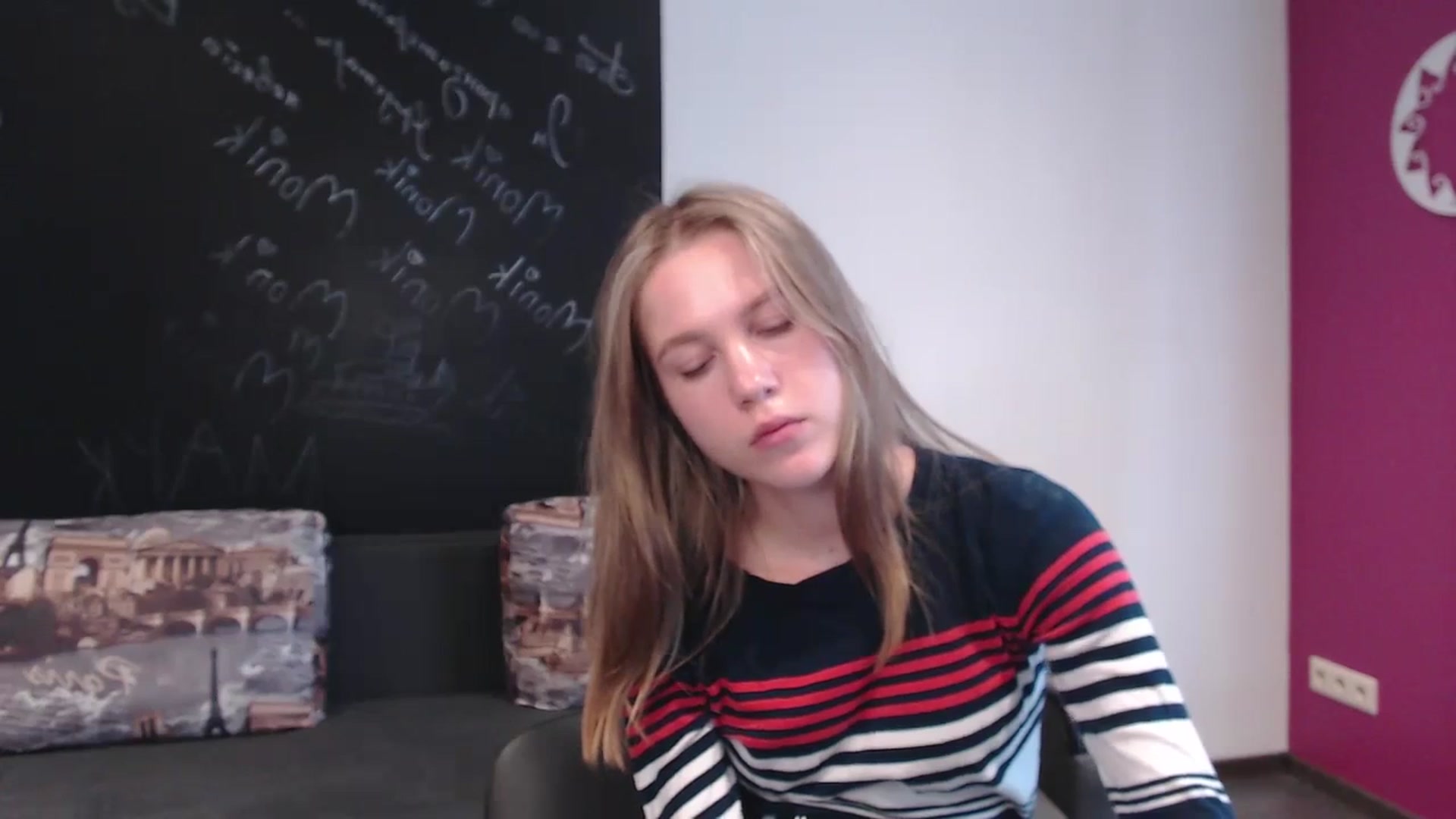 Gallery image thumbnail from Kate_Lewiss's myfreecams stream on, 03/27/2024, 12:00 image 18 of 20