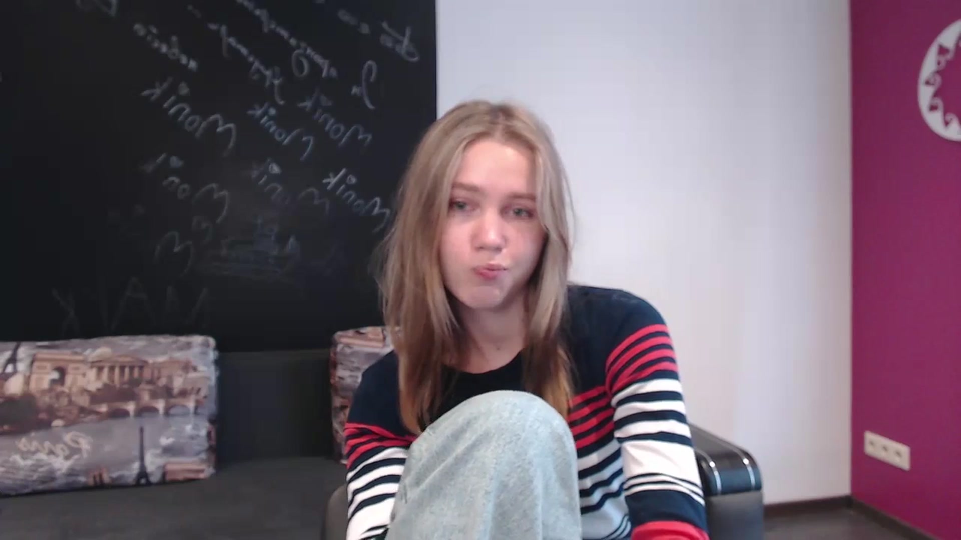 Gallery image thumbnail from Kate_Lewiss's myfreecams stream on, 03/27/2024, 12:00 image 15 of 20