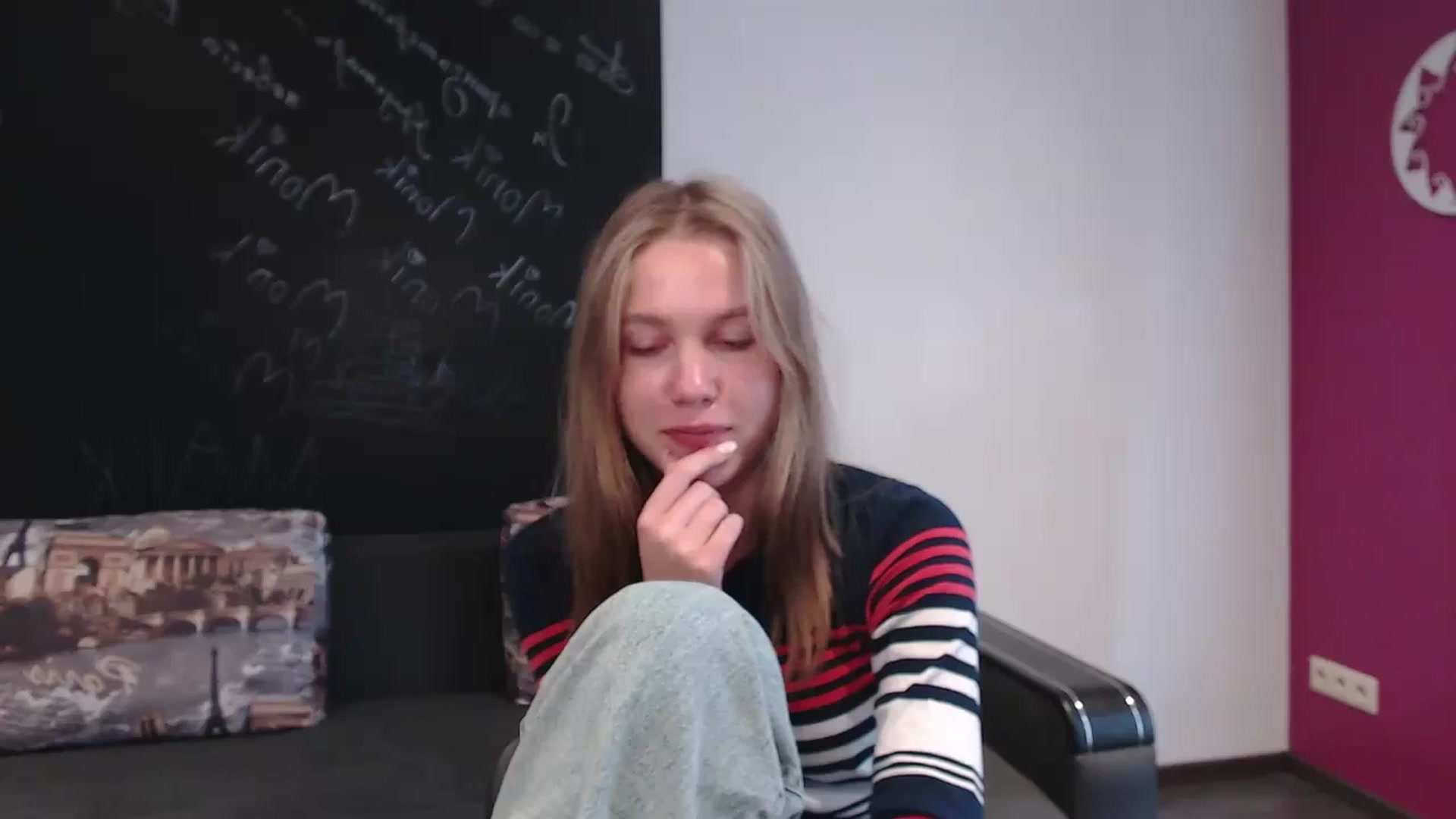Gallery image thumbnail from Kate_Lewiss's myfreecams stream on, 03/27/2024, 12:00 image 9 of 20