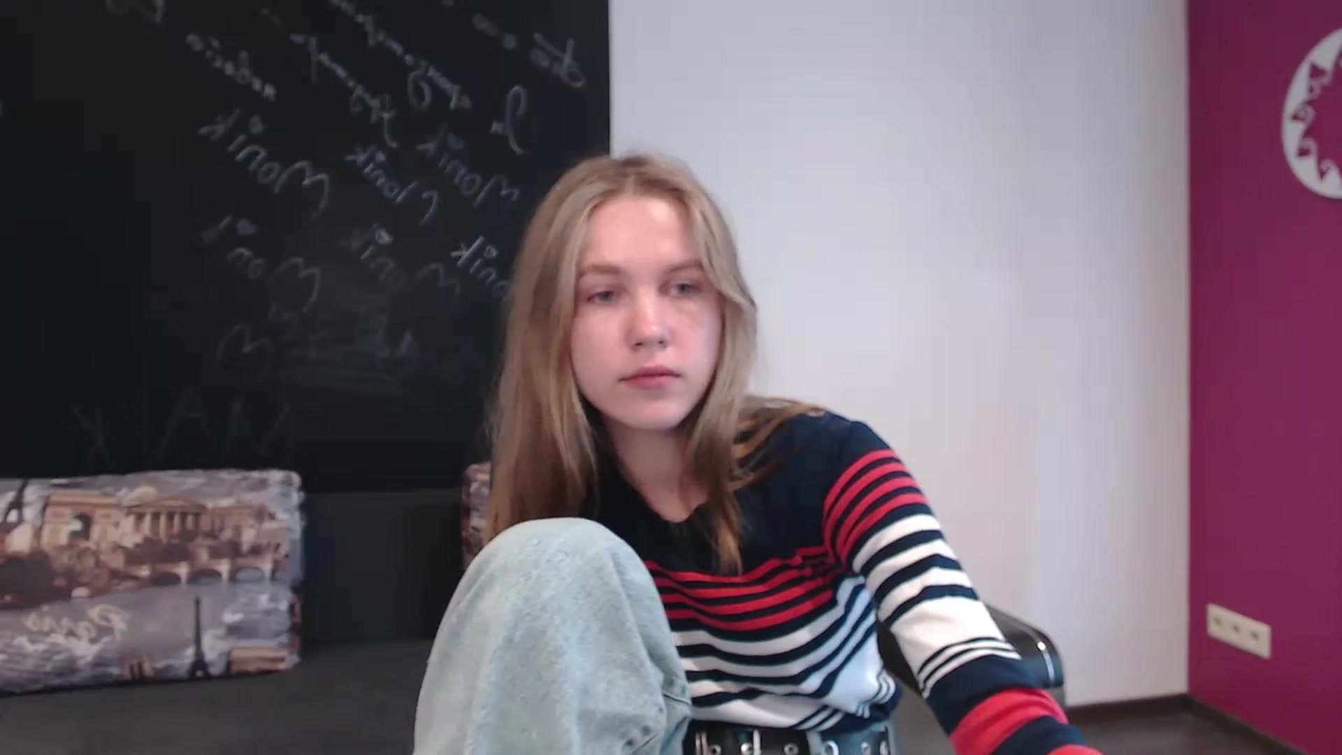 Gallery image thumbnail from Kate_Lewiss's myfreecams stream on, 03/27/2024, 12:00 image 3 of 20