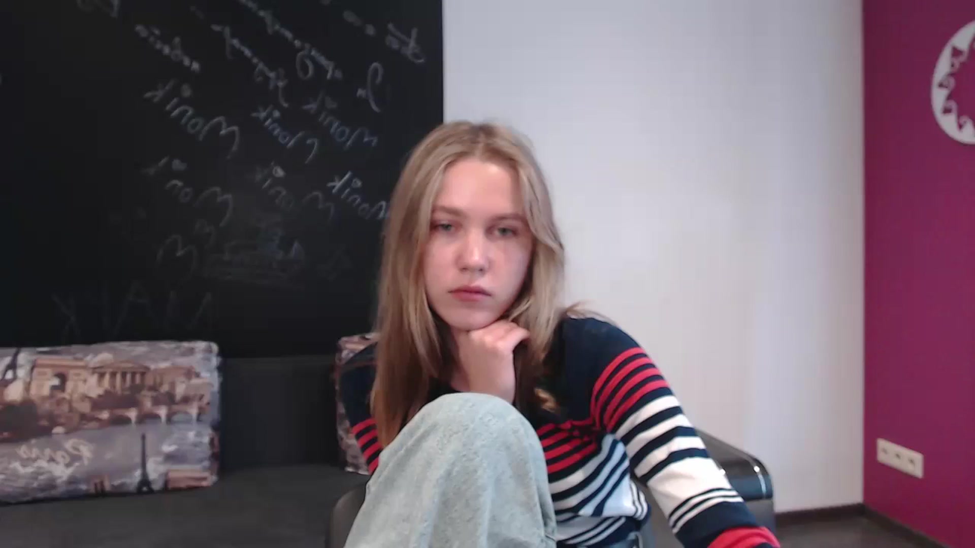 Gallery image thumbnail from Kate_Lewiss's myfreecams stream on, 03/27/2024, 12:00 image 6 of 20