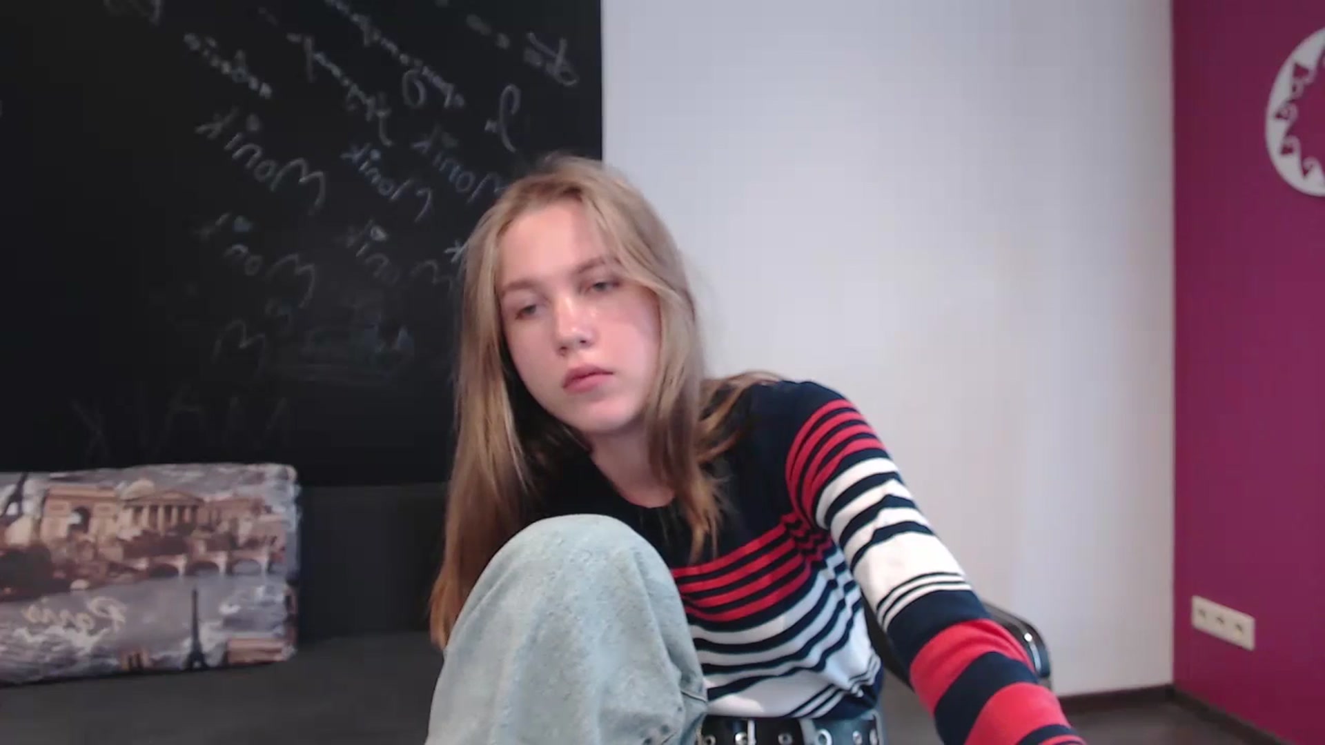 Gallery image thumbnail from Kate_Lewiss's myfreecams stream on, 03/27/2024, 12:00 image 2 of 20