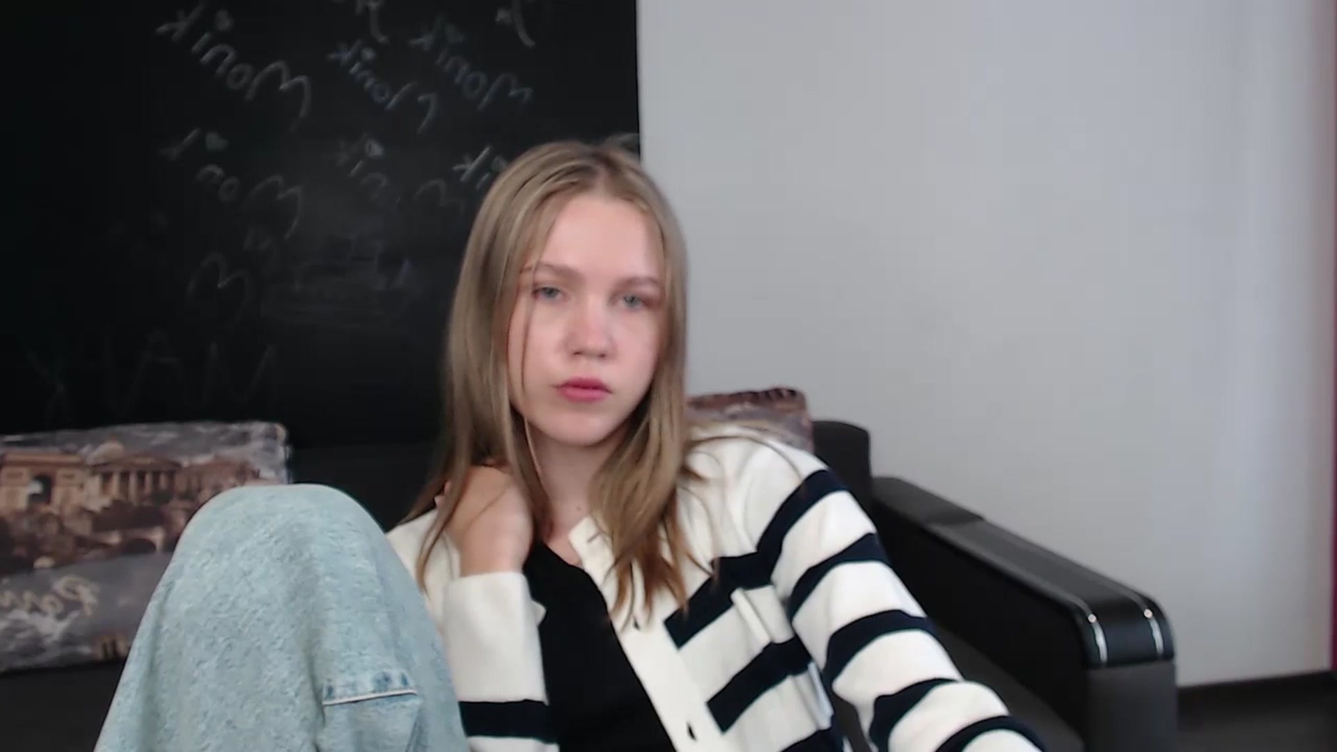 Gallery image thumbnail from Kate_Lewiss's myfreecams stream on, 03/28/2024, 08:05 image 19 of 20