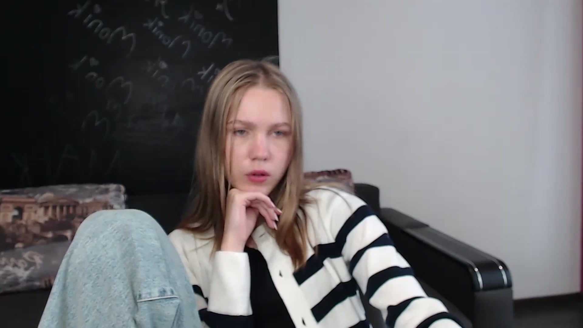 Gallery image thumbnail from Kate_Lewiss's myfreecams stream on, 03/28/2024, 08:05 image 13 of 20