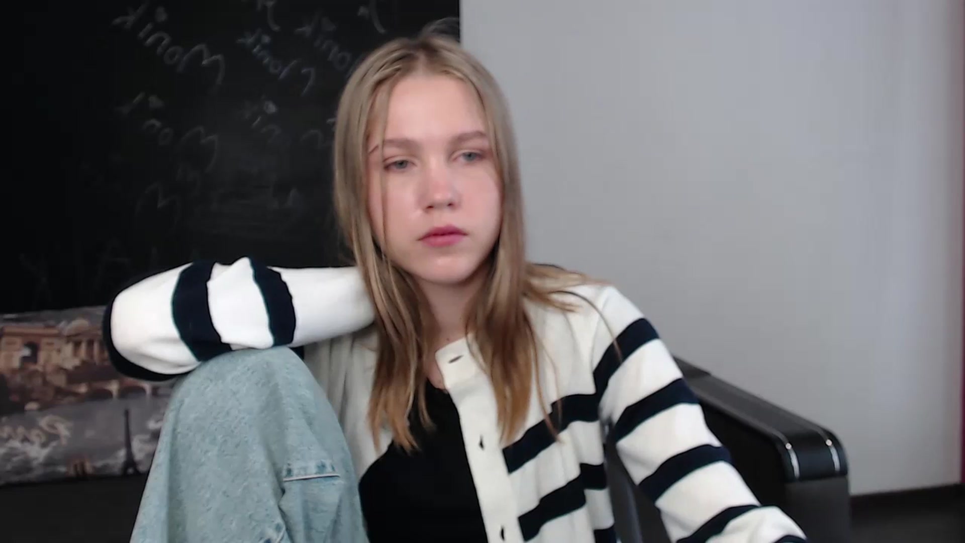 Gallery image thumbnail from Kate_Lewiss's myfreecams stream on, 03/28/2024, 08:05 image 5 of 20