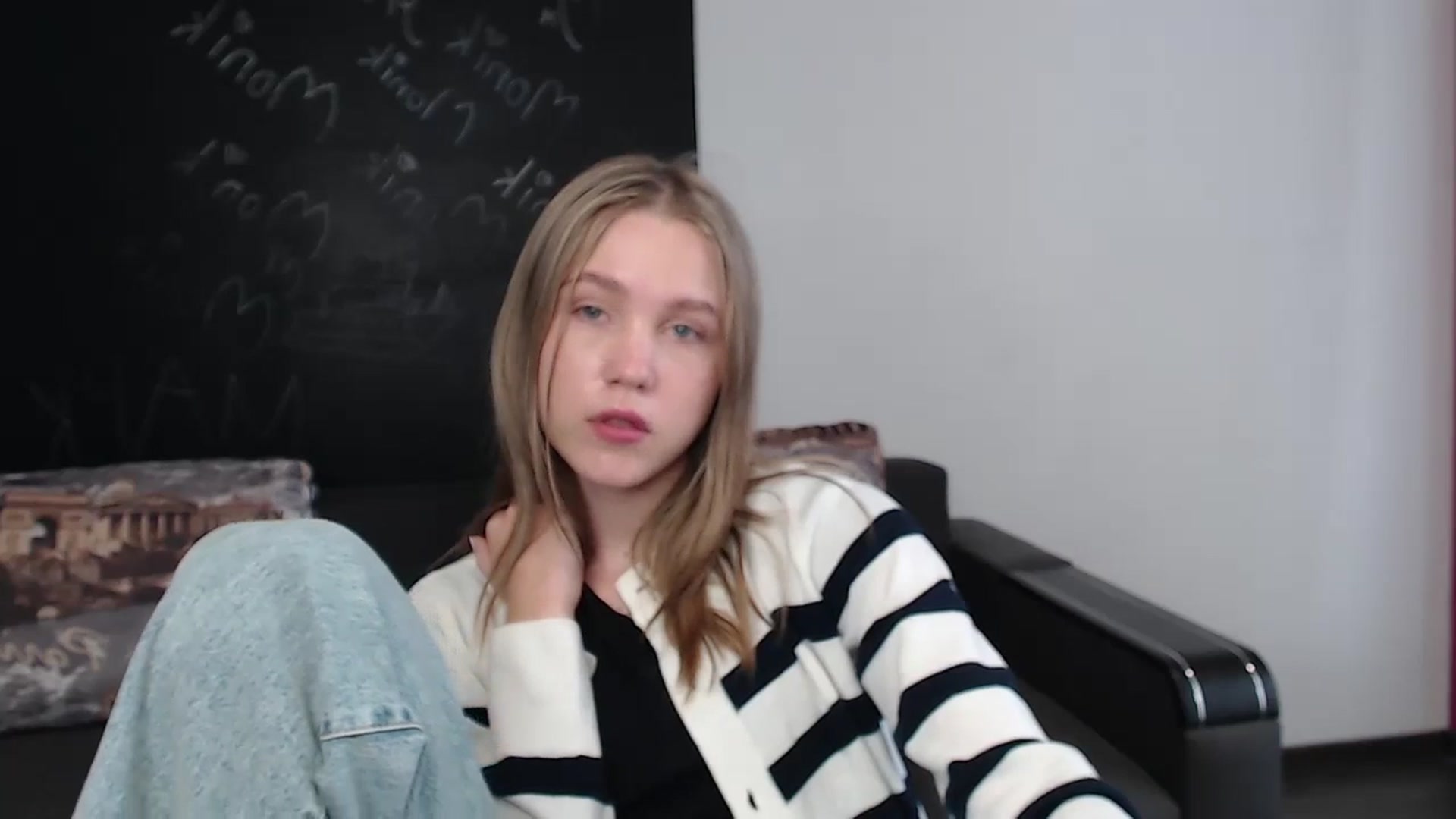 Gallery image thumbnail from Kate_Lewiss's myfreecams stream on, 03/28/2024, 08:05 image 14 of 20