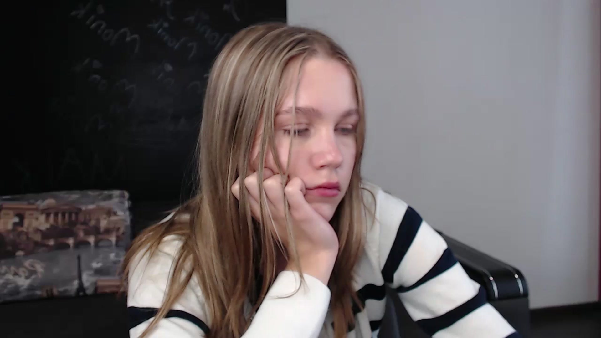 Gallery image thumbnail from Kate_Lewiss's myfreecams stream on, 03/28/2024, 08:53 image 1 of 20