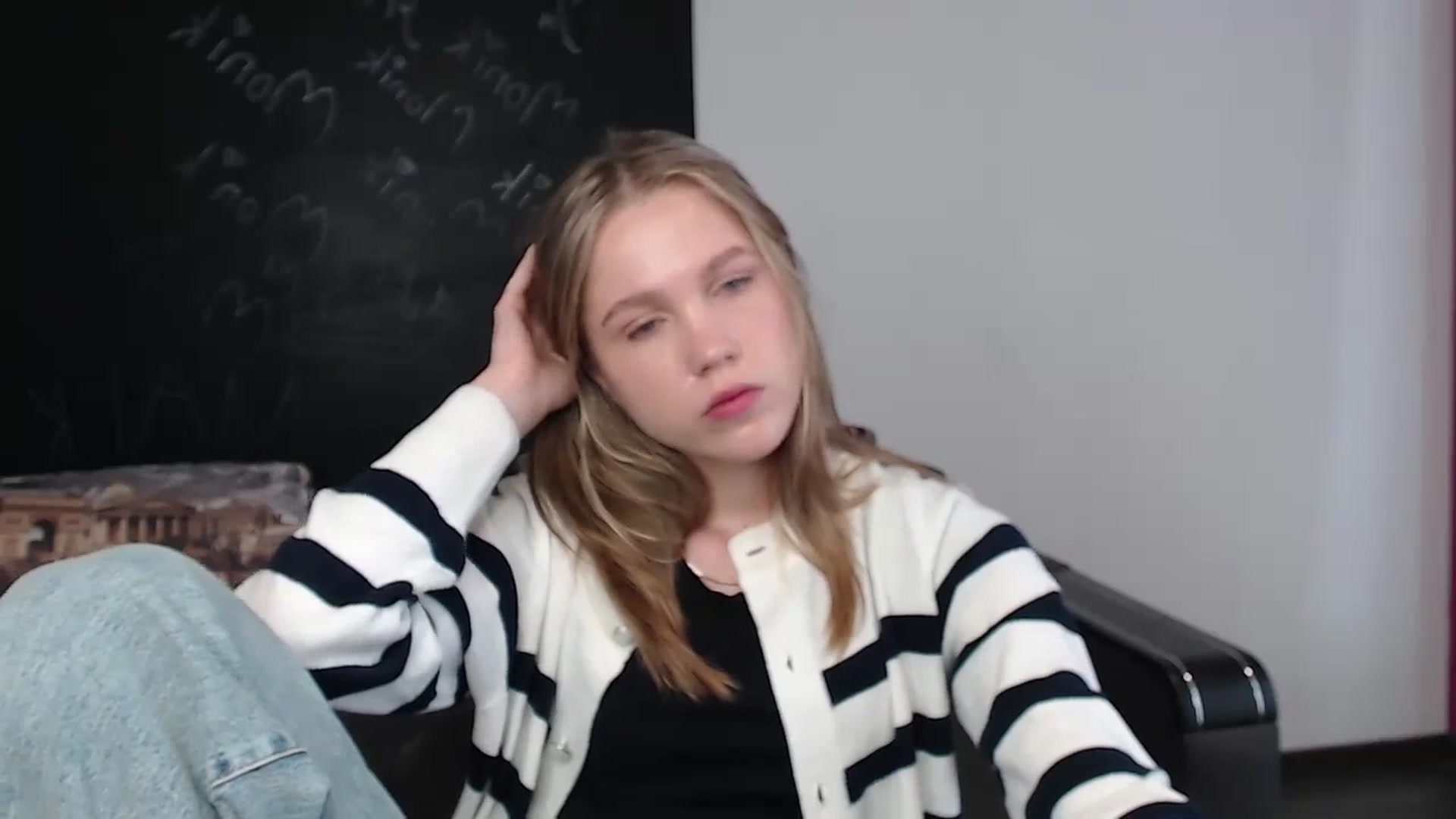 Gallery image thumbnail from Kate_Lewiss's myfreecams stream on, 03/28/2024, 08:53 image 13 of 20