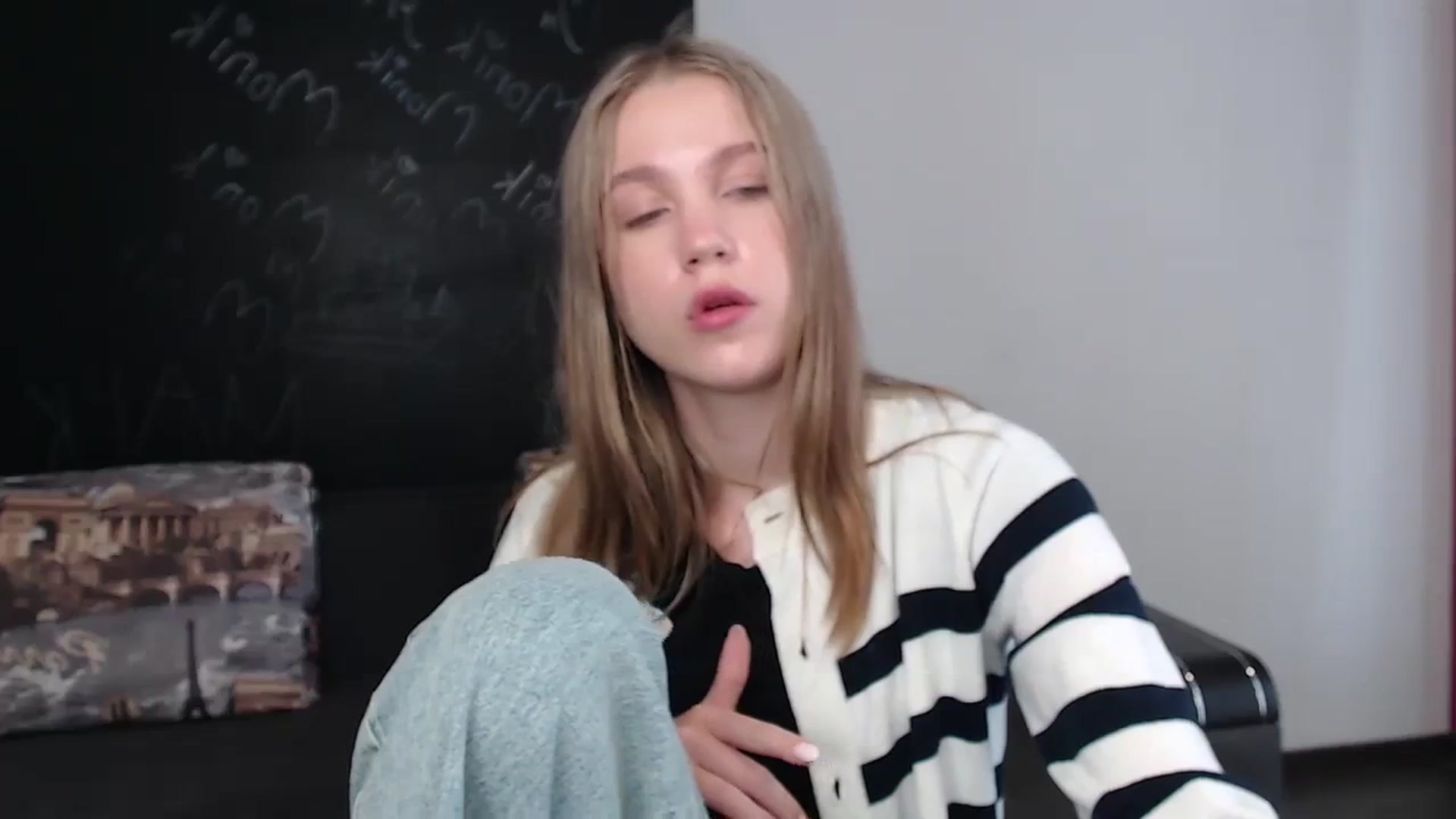 Gallery image thumbnail from Kate_Lewiss's myfreecams stream on, 03/28/2024, 08:53 image 5 of 20