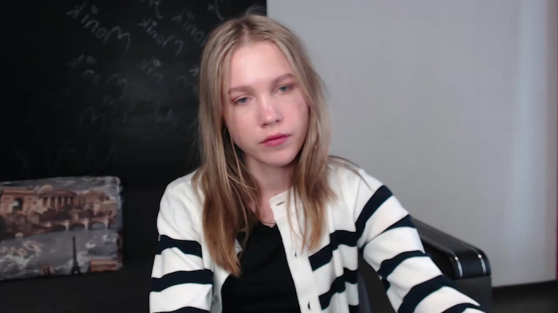 Gallery image thumbnail from Kate_Lewiss's myfreecams stream on, 03/28/2024, 08:53 image 17 of 20