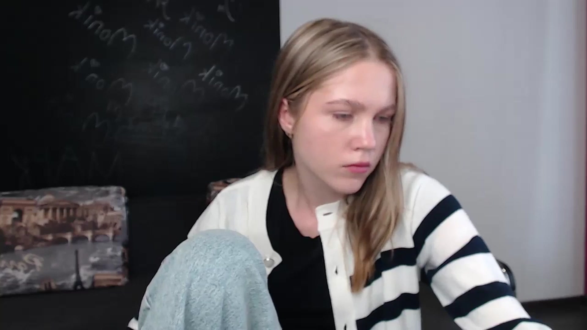 Gallery image thumbnail from Kate_Lewiss's myfreecams stream on, 03/28/2024, 08:53 image 8 of 20