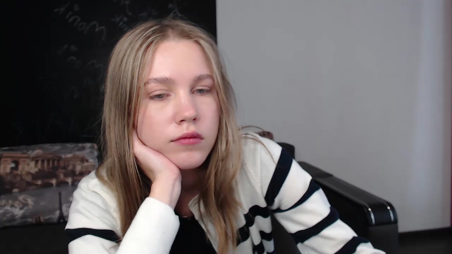 Gallery image thumbnail from Kate_Lewiss's myfreecams stream on, 03/28/2024, 08:53 image 16 of 20