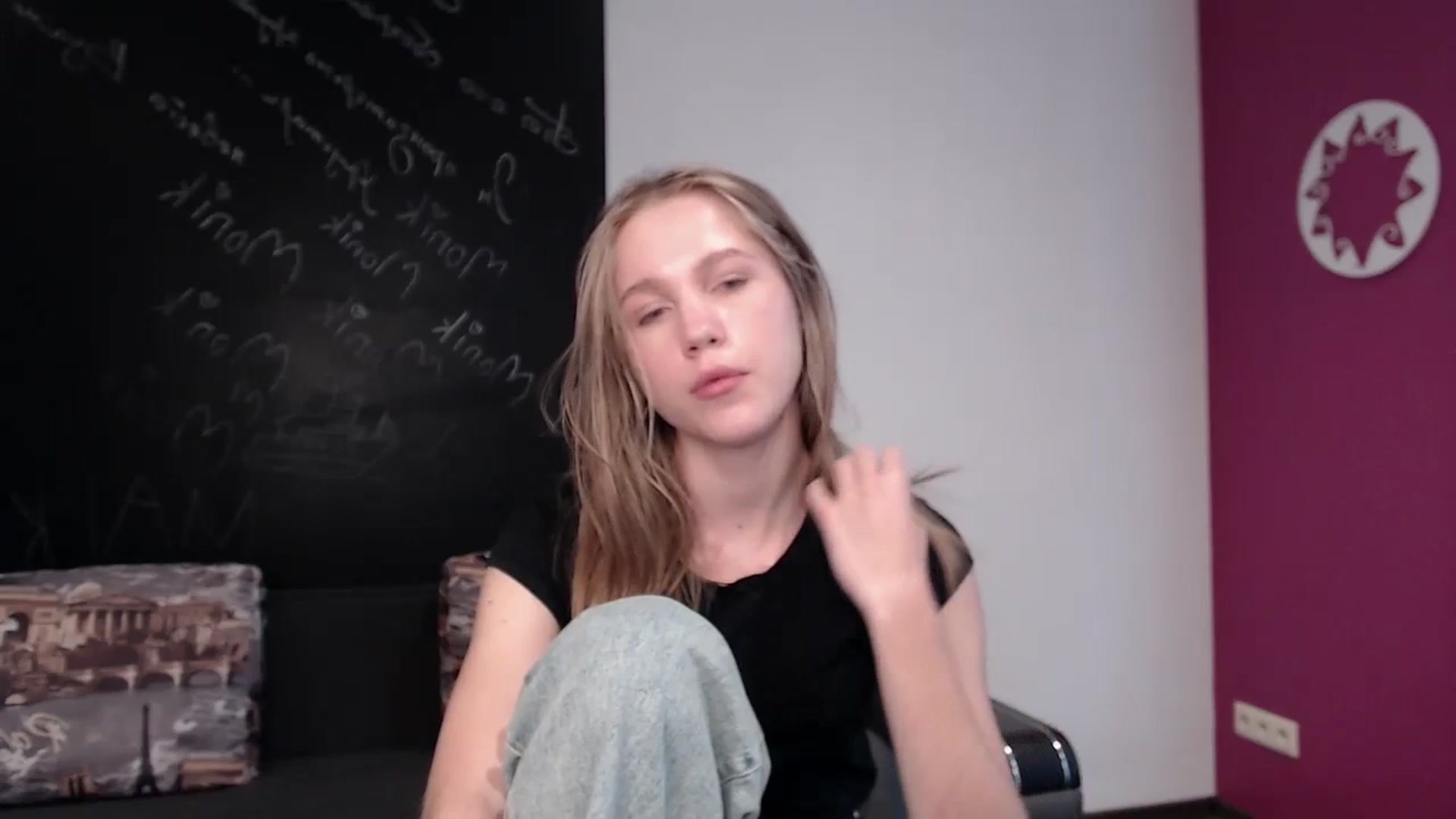 Gallery image thumbnail from Kate_Lewiss's myfreecams stream on, 03/28/2024, 12:02 image 10 of 20