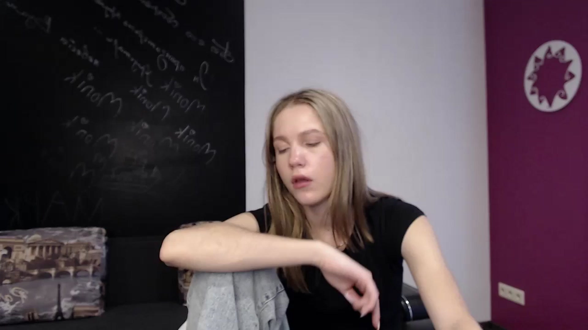 Gallery image thumbnail from Kate_Lewiss's myfreecams stream on, 03/28/2024, 12:02 image 6 of 20