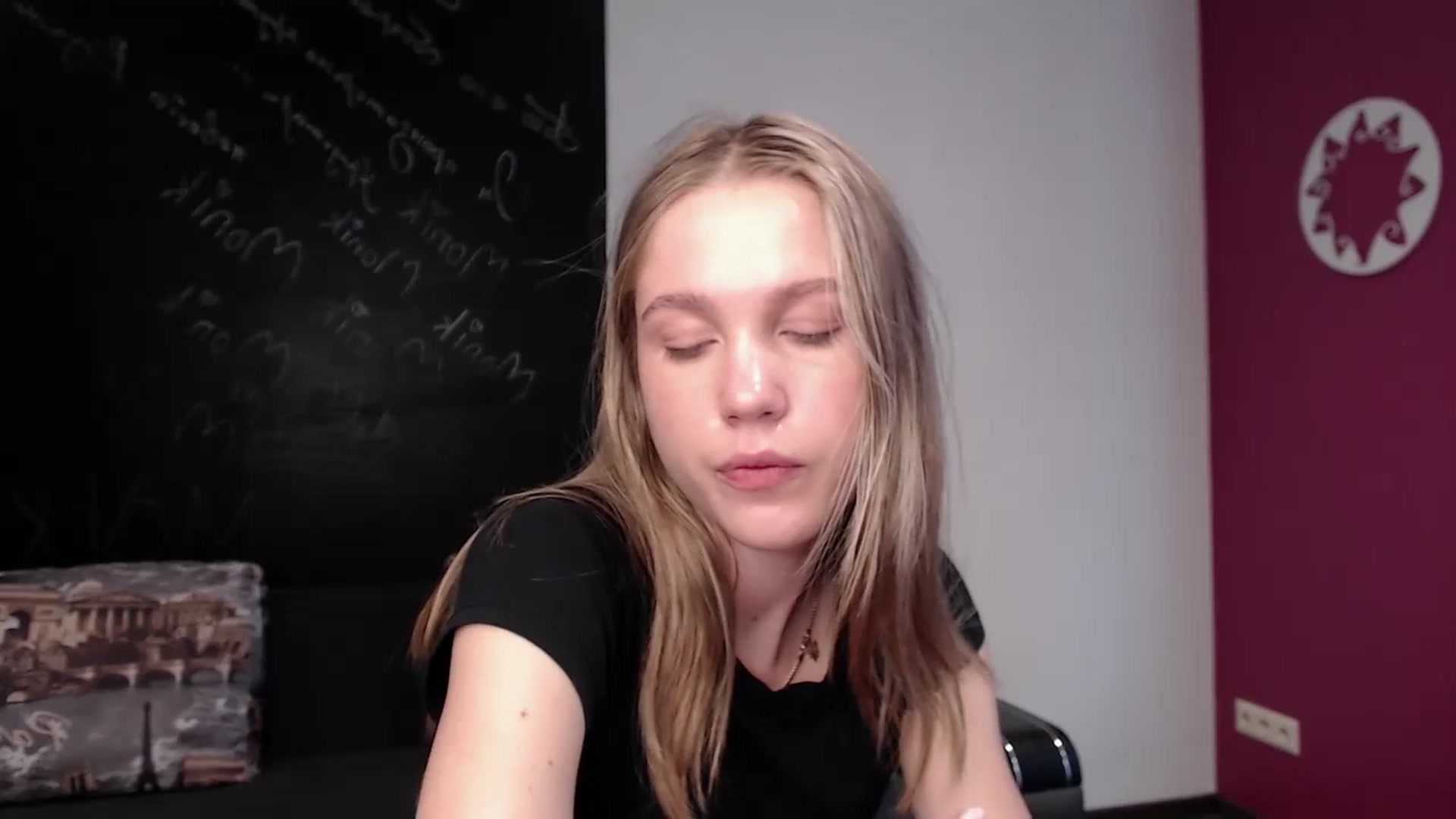 Gallery image thumbnail from Kate_Lewiss's myfreecams stream on, 03/28/2024, 12:02 image 16 of 20