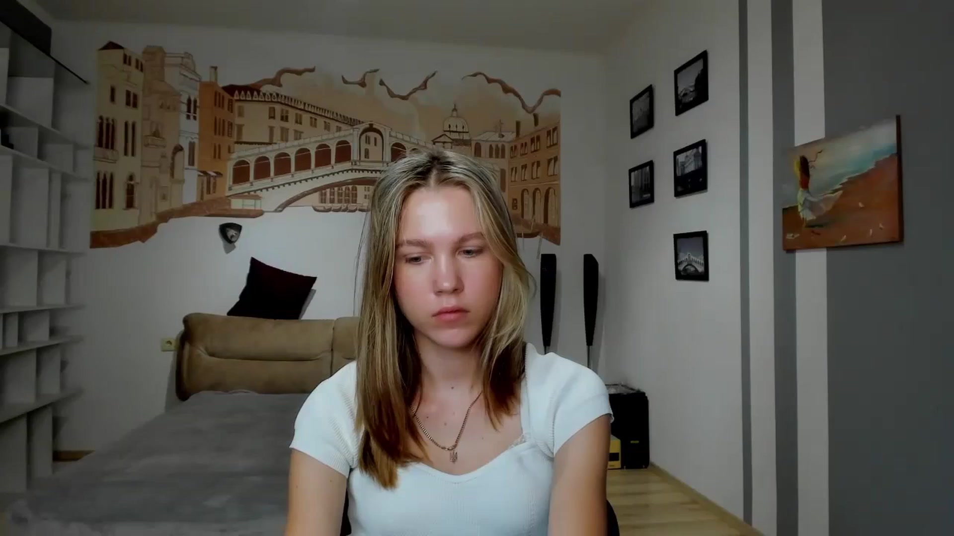 Gallery image thumbnail from Kate_Lewiss's myfreecams stream on, 03/30/2024, 12:05 image 17 of 20