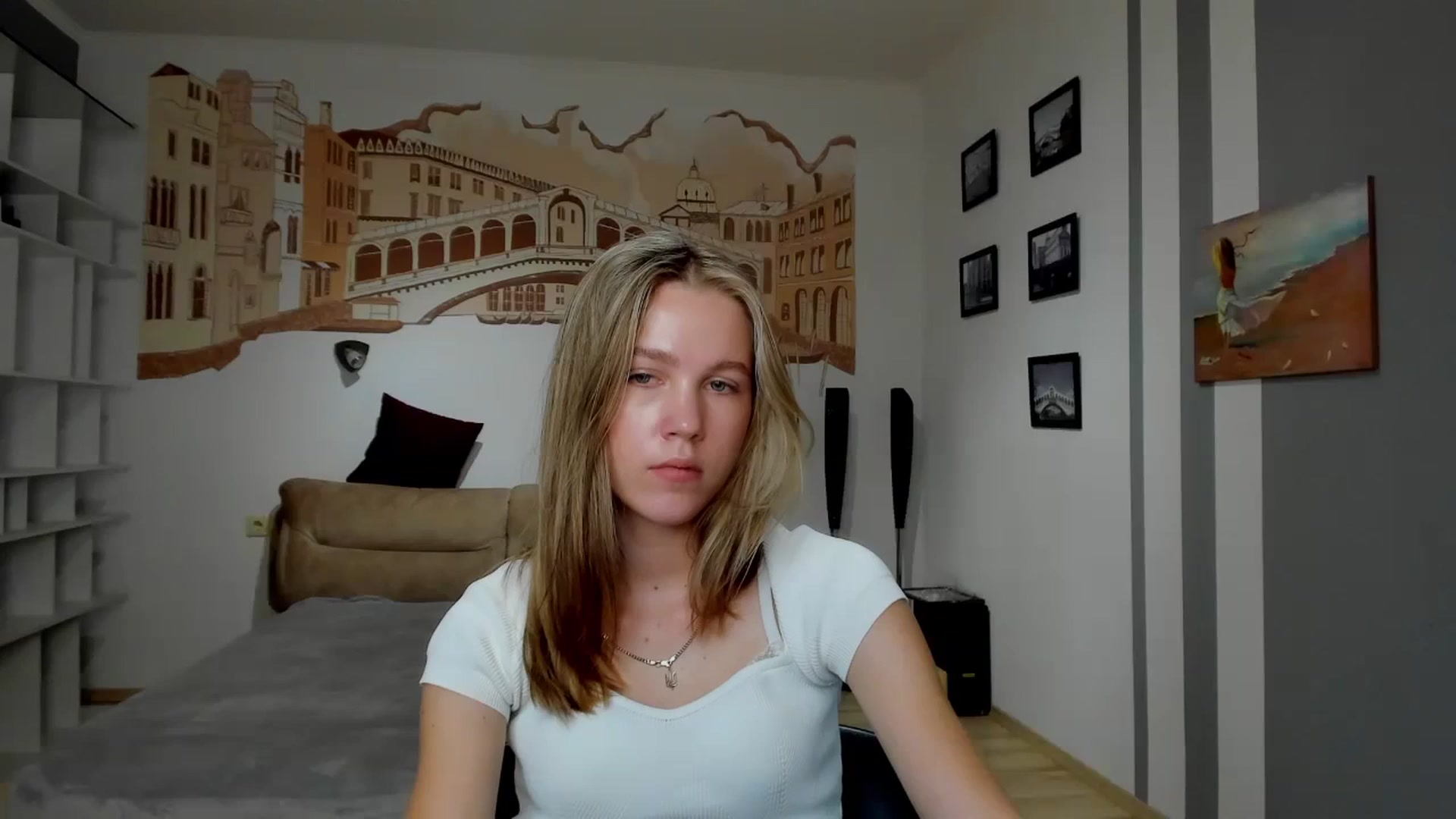 Gallery image thumbnail from Kate_Lewiss's myfreecams stream on, 03/30/2024, 12:05 image 15 of 20