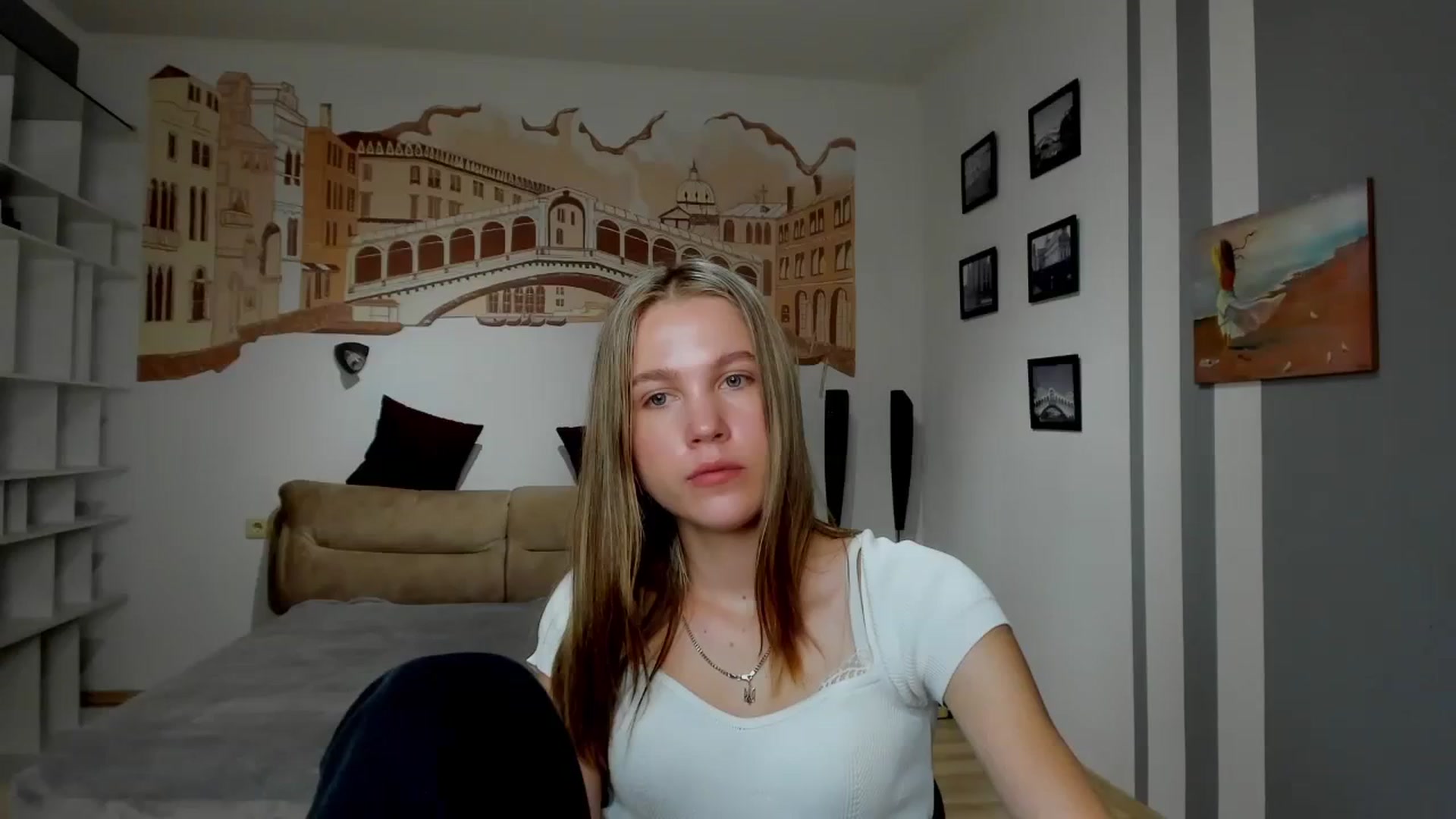 Gallery image thumbnail from Kate_Lewiss's myfreecams stream on, 03/30/2024, 12:05 image 1 of 20