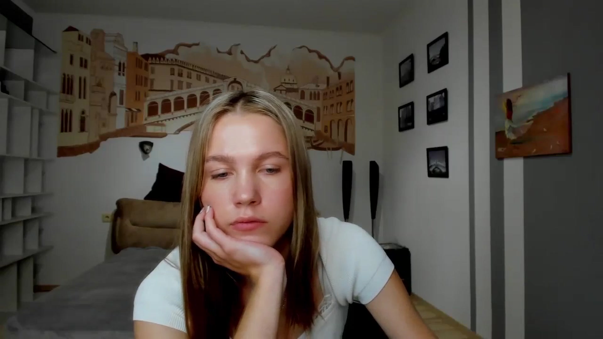 Gallery image thumbnail from Kate_Lewiss's myfreecams stream on, 03/30/2024, 12:05 image 6 of 20