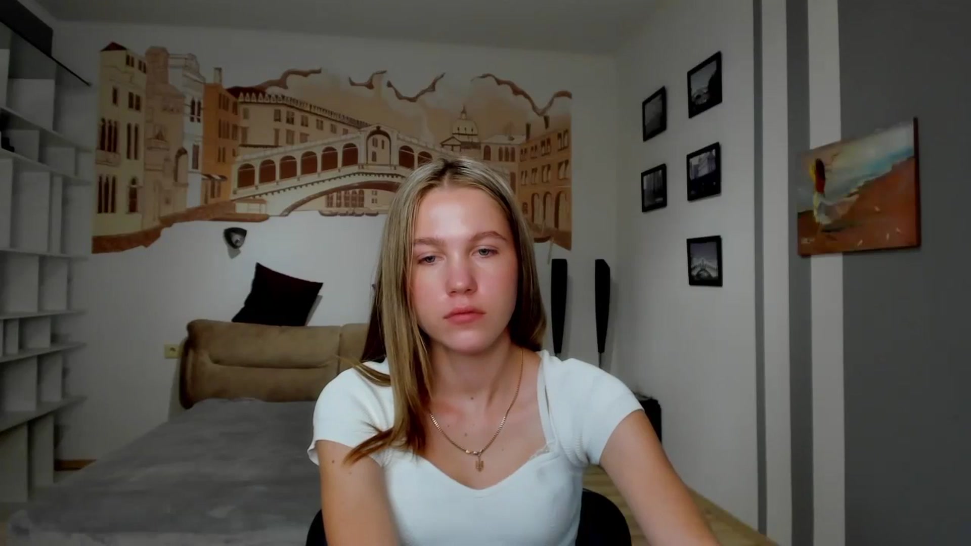 Gallery image thumbnail from Kate_Lewiss's myfreecams stream on, 03/30/2024, 12:05 image 7 of 20