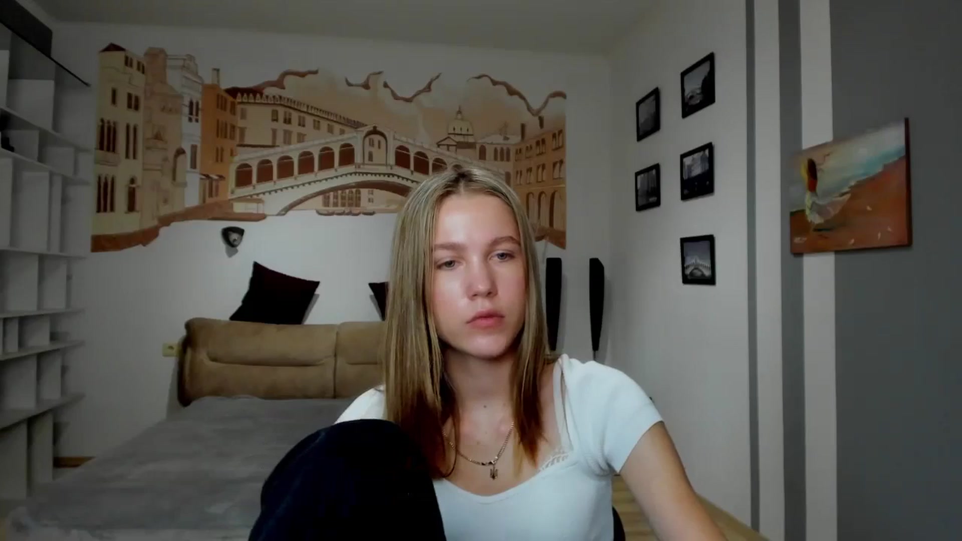 Gallery image thumbnail from Kate_Lewiss's myfreecams stream on, 03/30/2024, 12:05 image 2 of 20