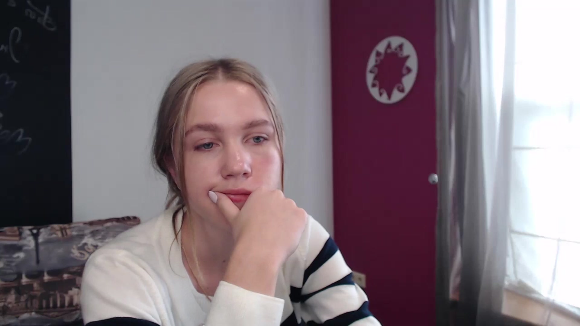Gallery image thumbnail from Kate_Lewiss's myfreecams stream on, 03/31/2024, 07:53 image 19 of 20
