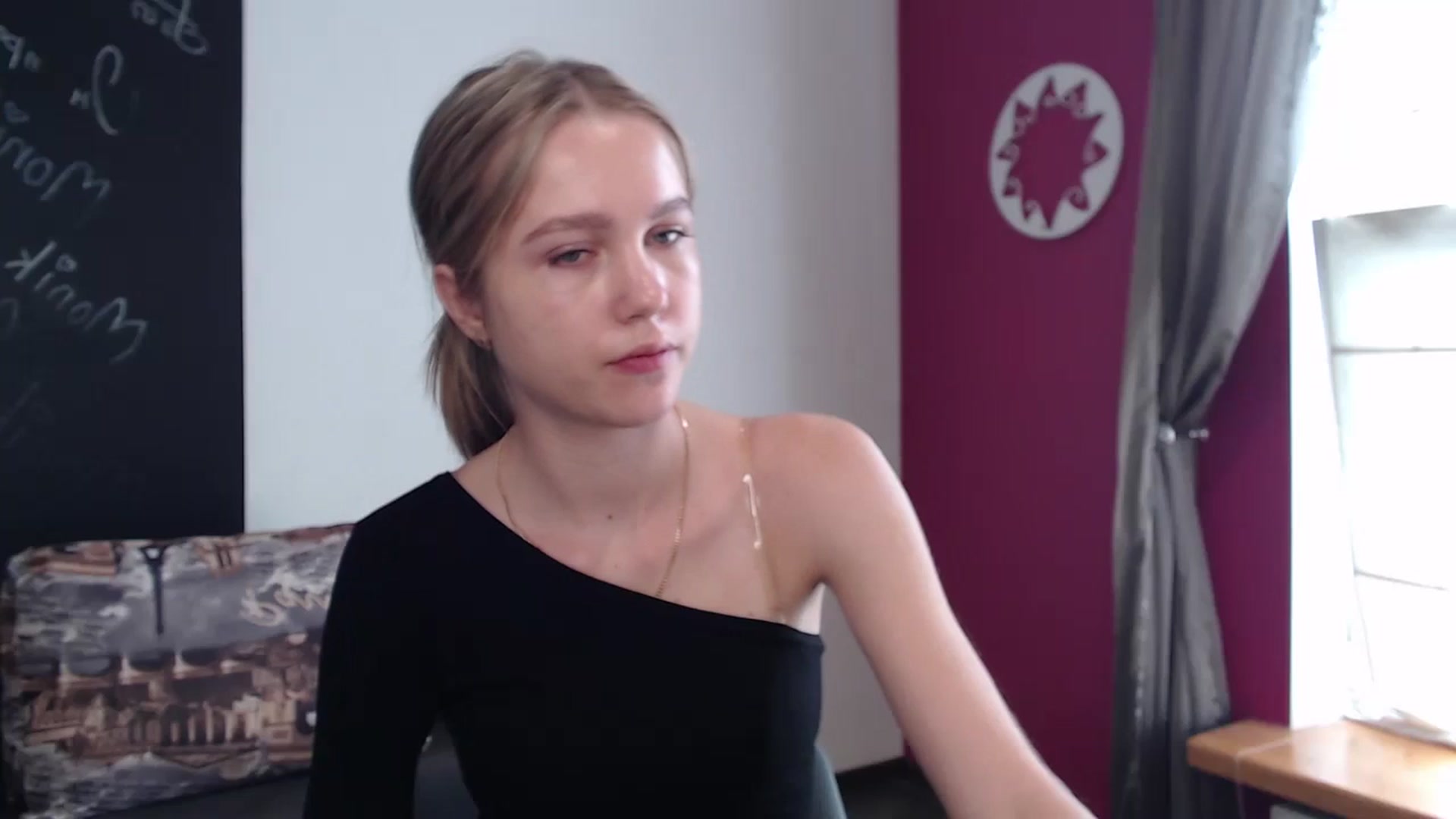 Gallery image thumbnail from Kate_Lewiss's myfreecams stream on, 04/01/2024, 08:02 image 14 of 20