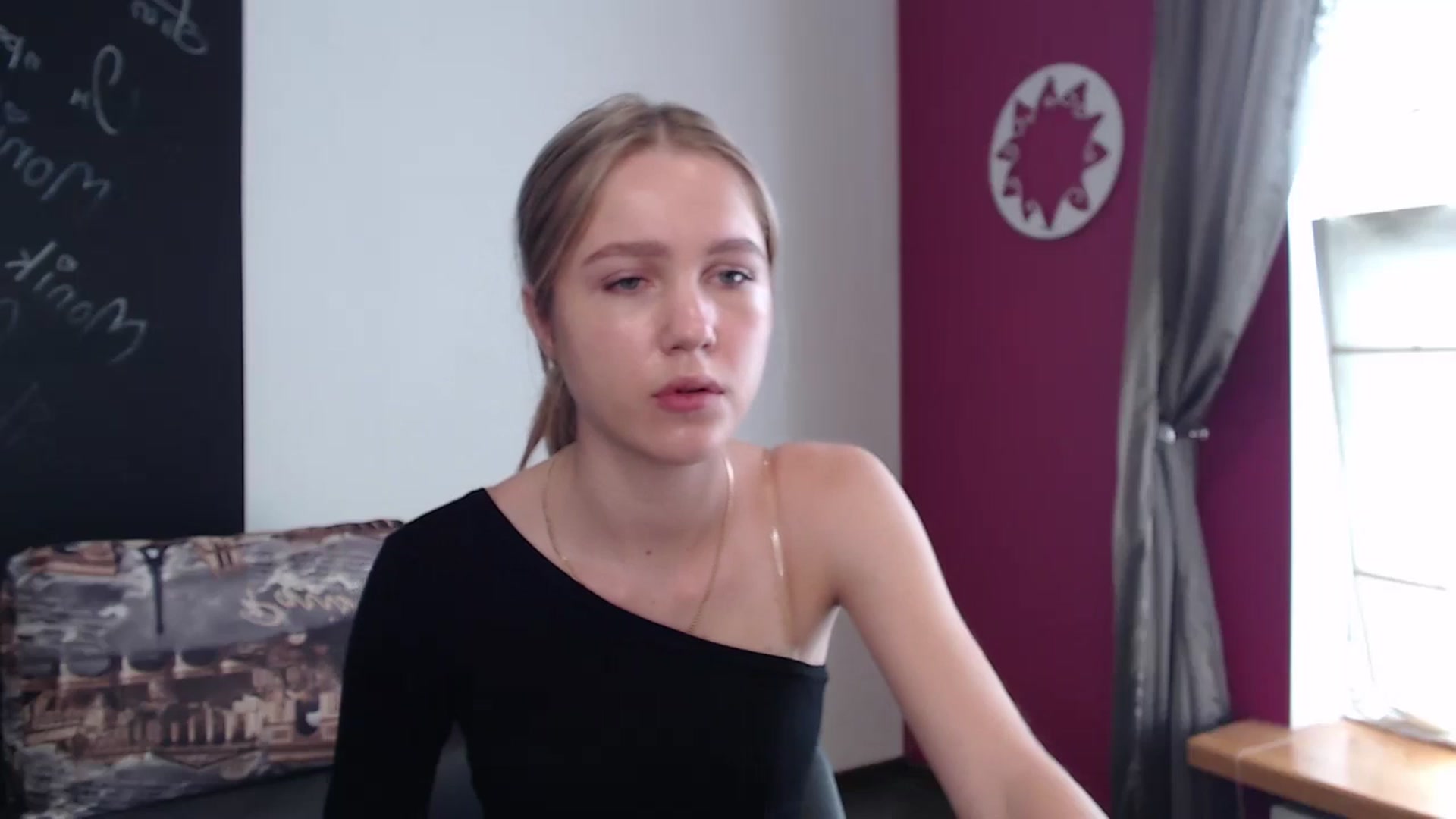 Gallery image thumbnail from Kate_Lewiss's myfreecams stream on, 04/01/2024, 08:02 image 16 of 20